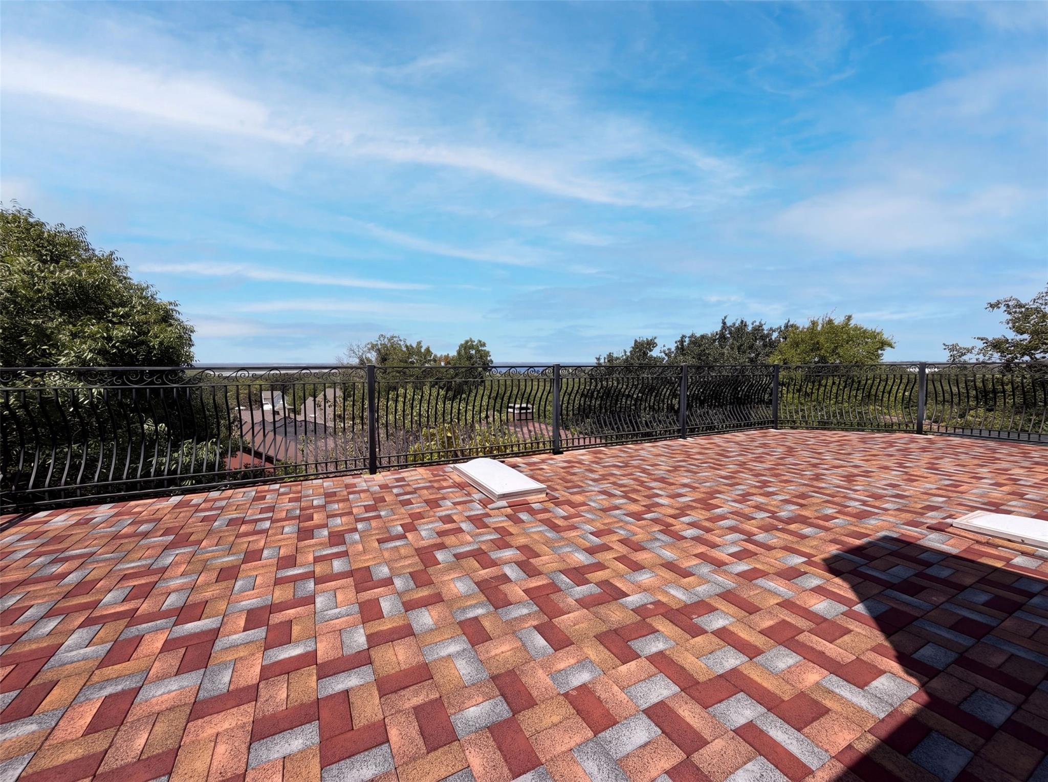 main property photo 19
