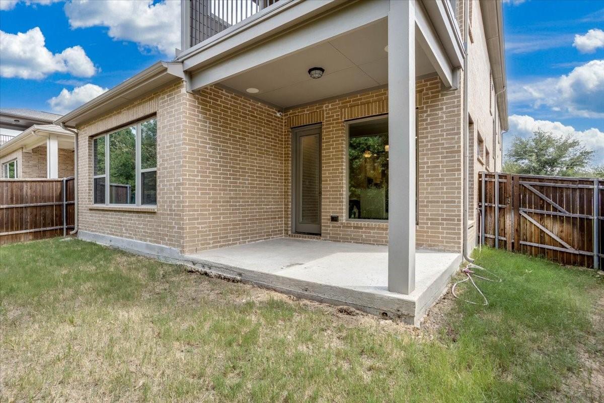 main property photo 13