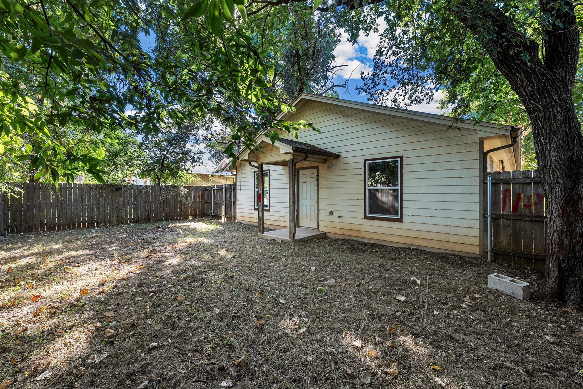main property photo 13