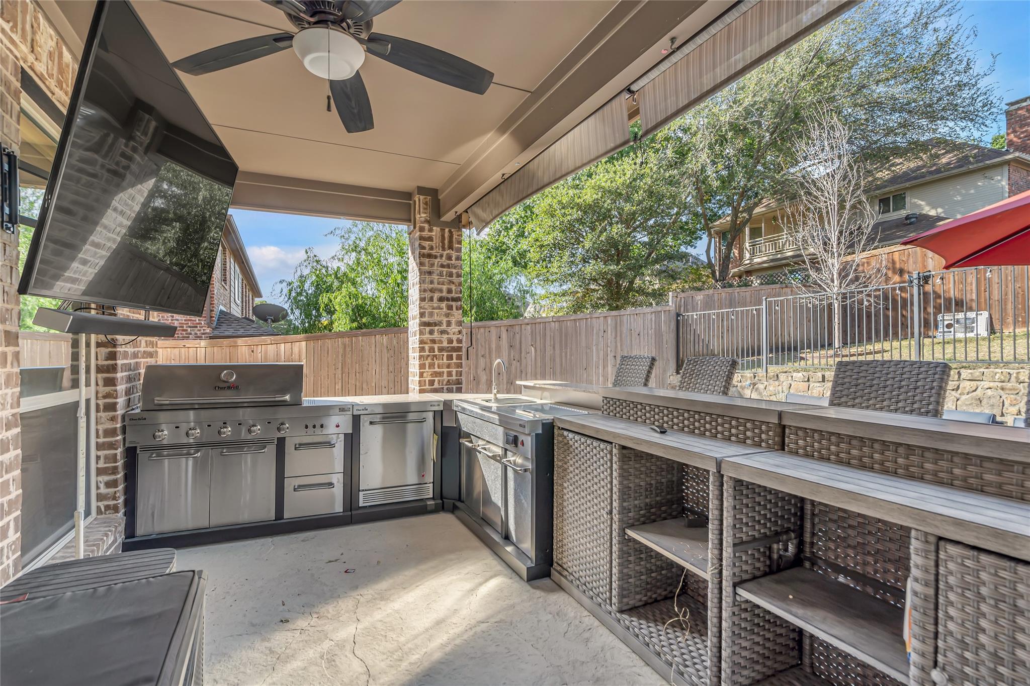 main property photo 20