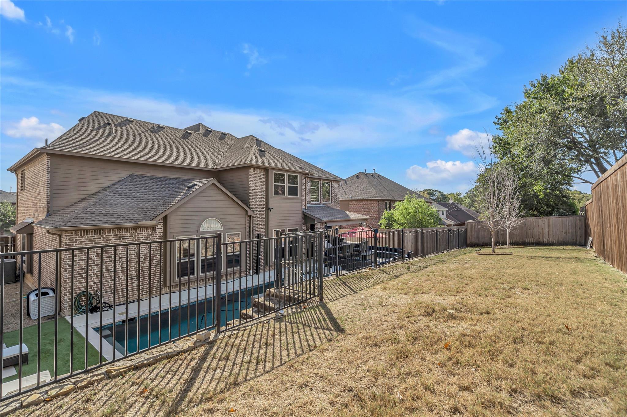 main property photo 24