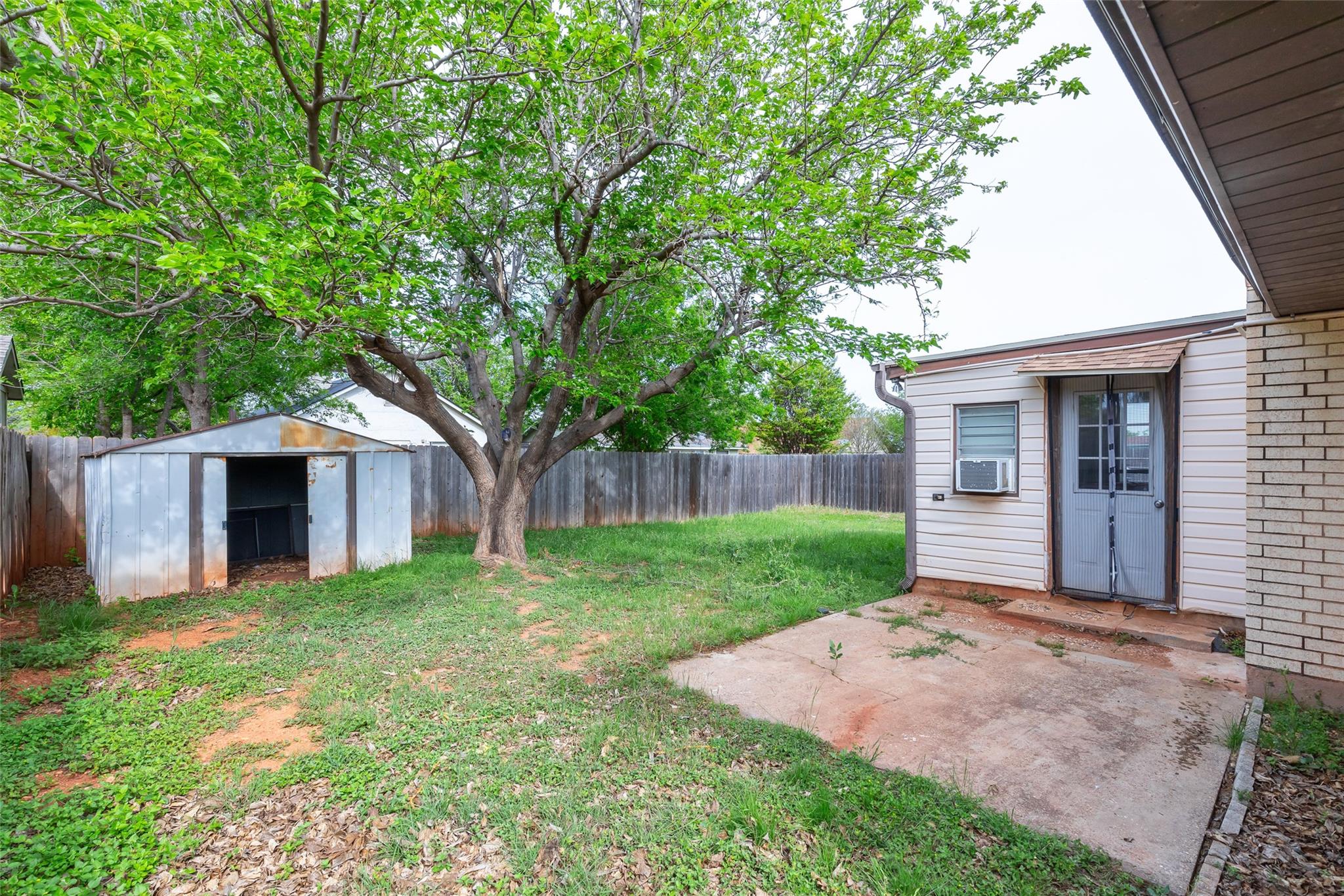 main property photo 23