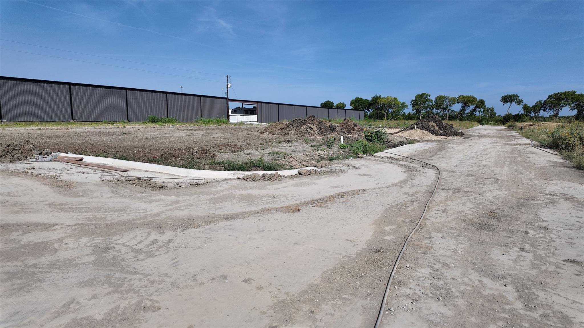 main property photo 14
