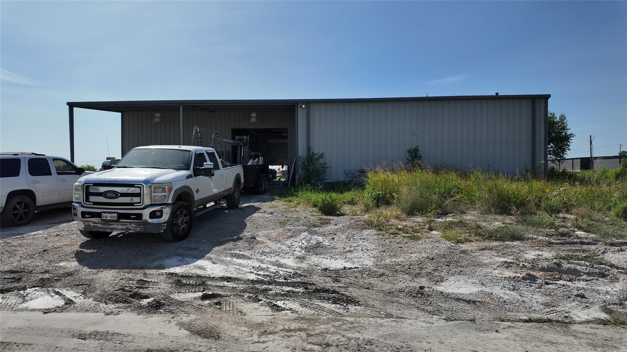 main property photo 31