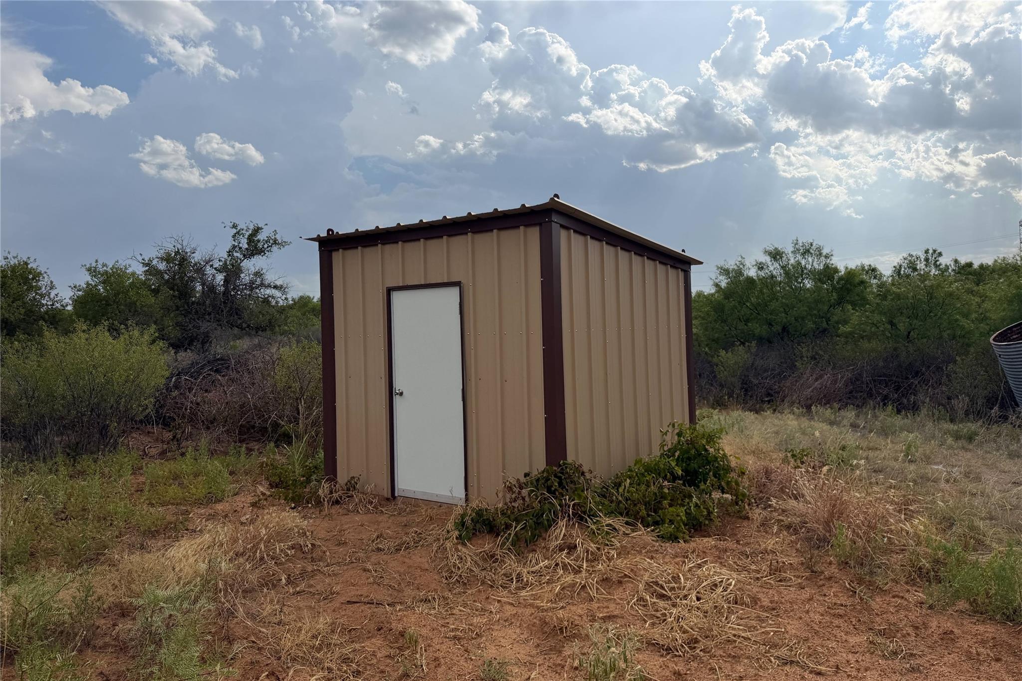 main property photo 23