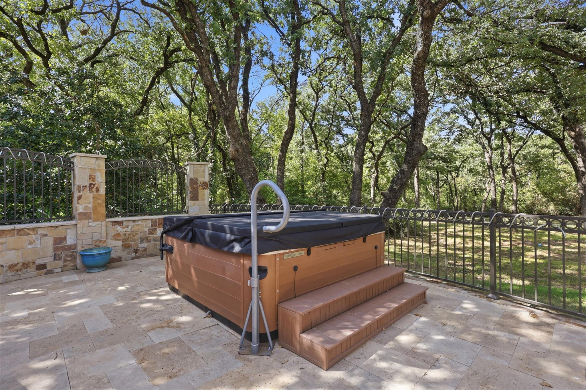 main property photo 34