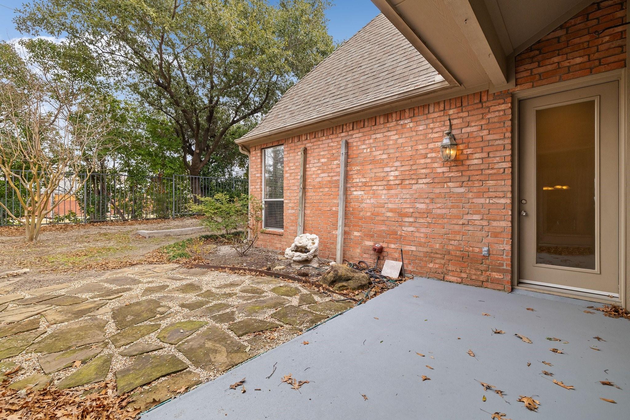 main property photo 36