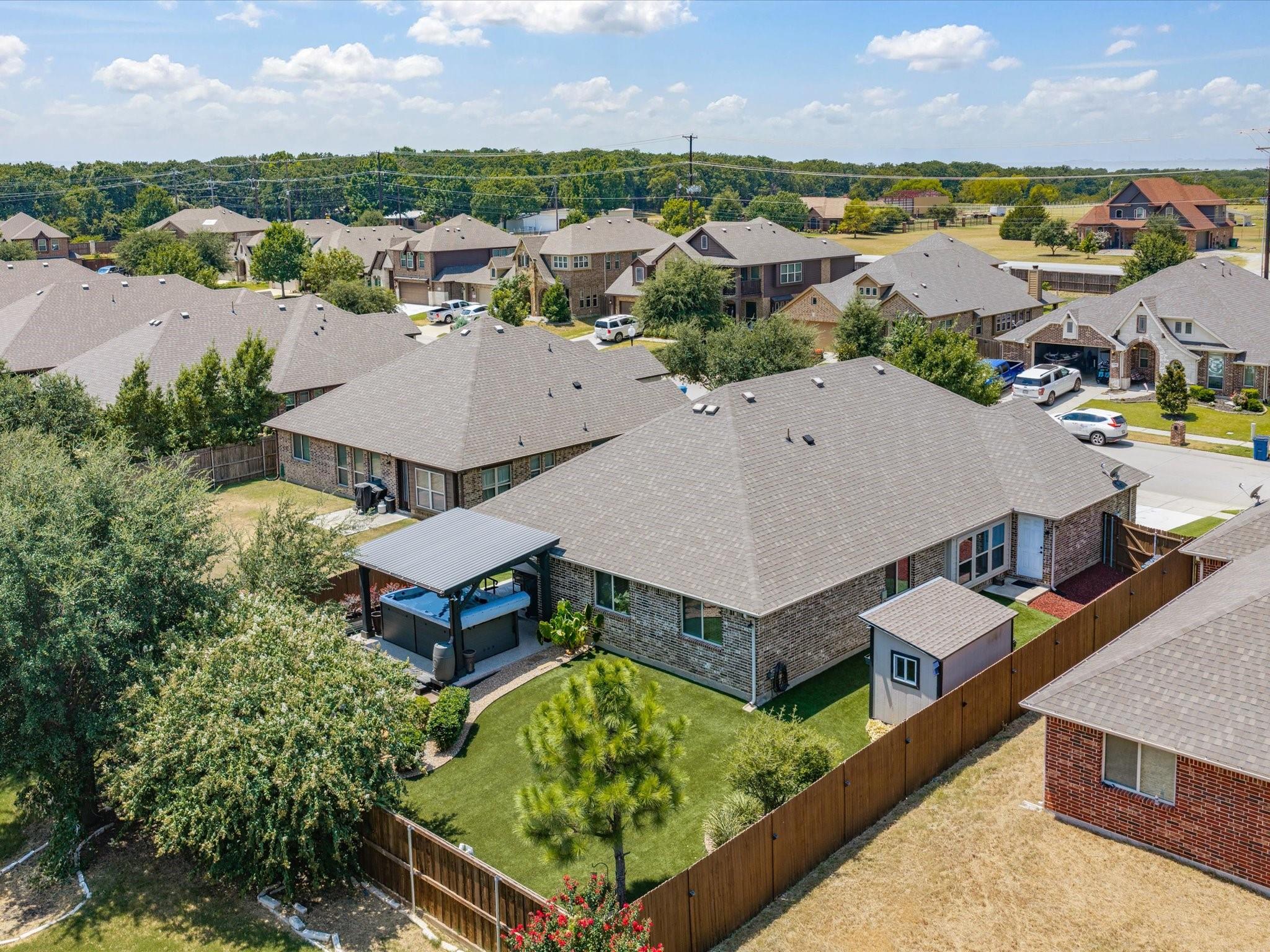 main property photo 32