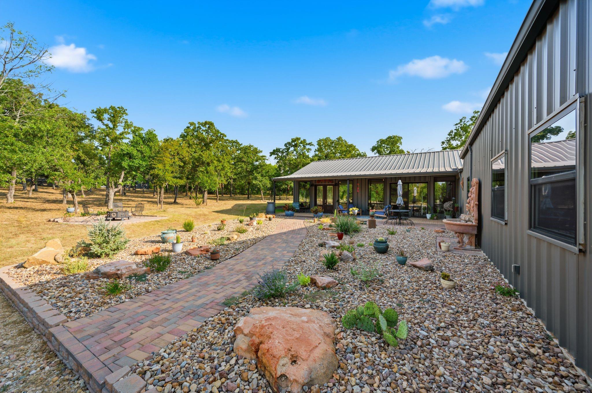 main property photo 9