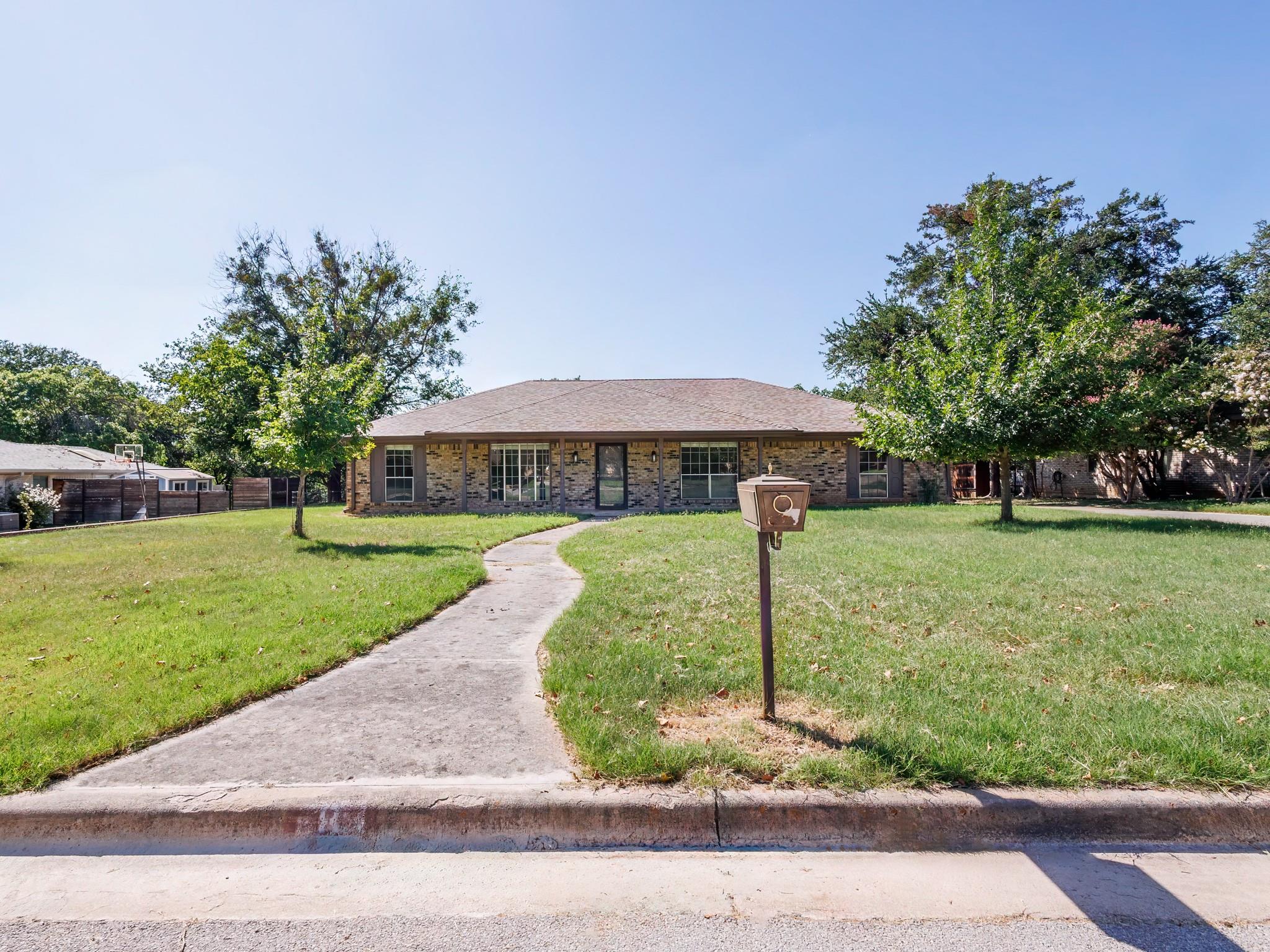 main property photo 4