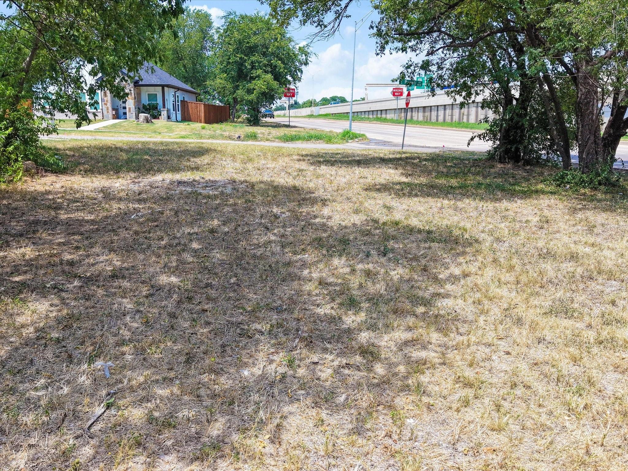 main property photo 10