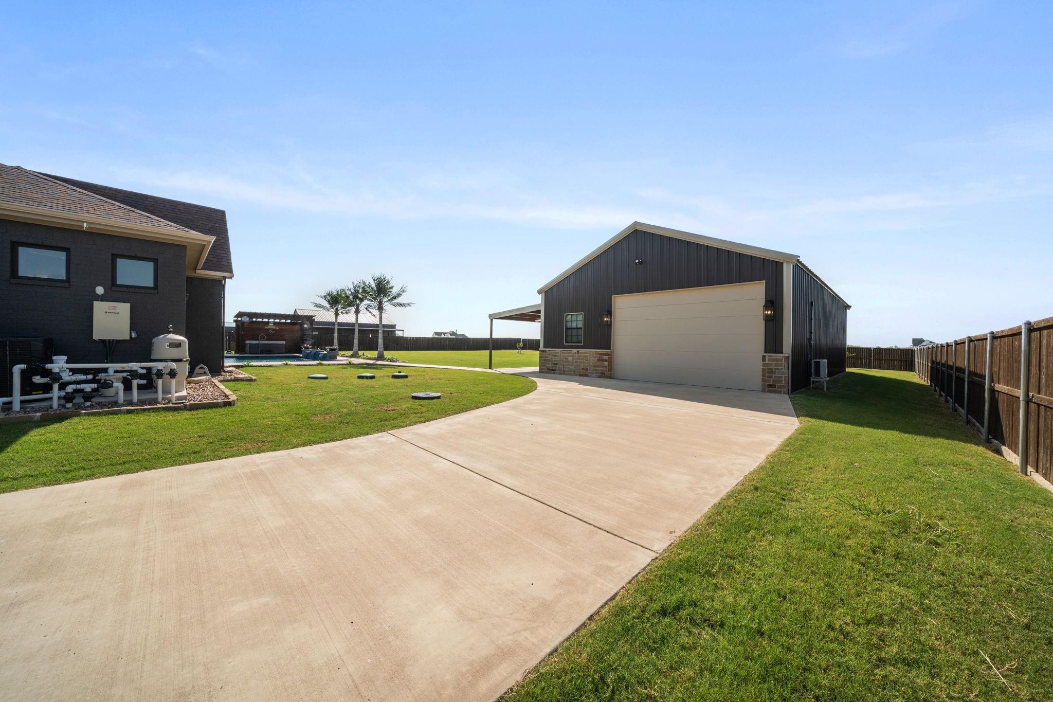 main property photo 32