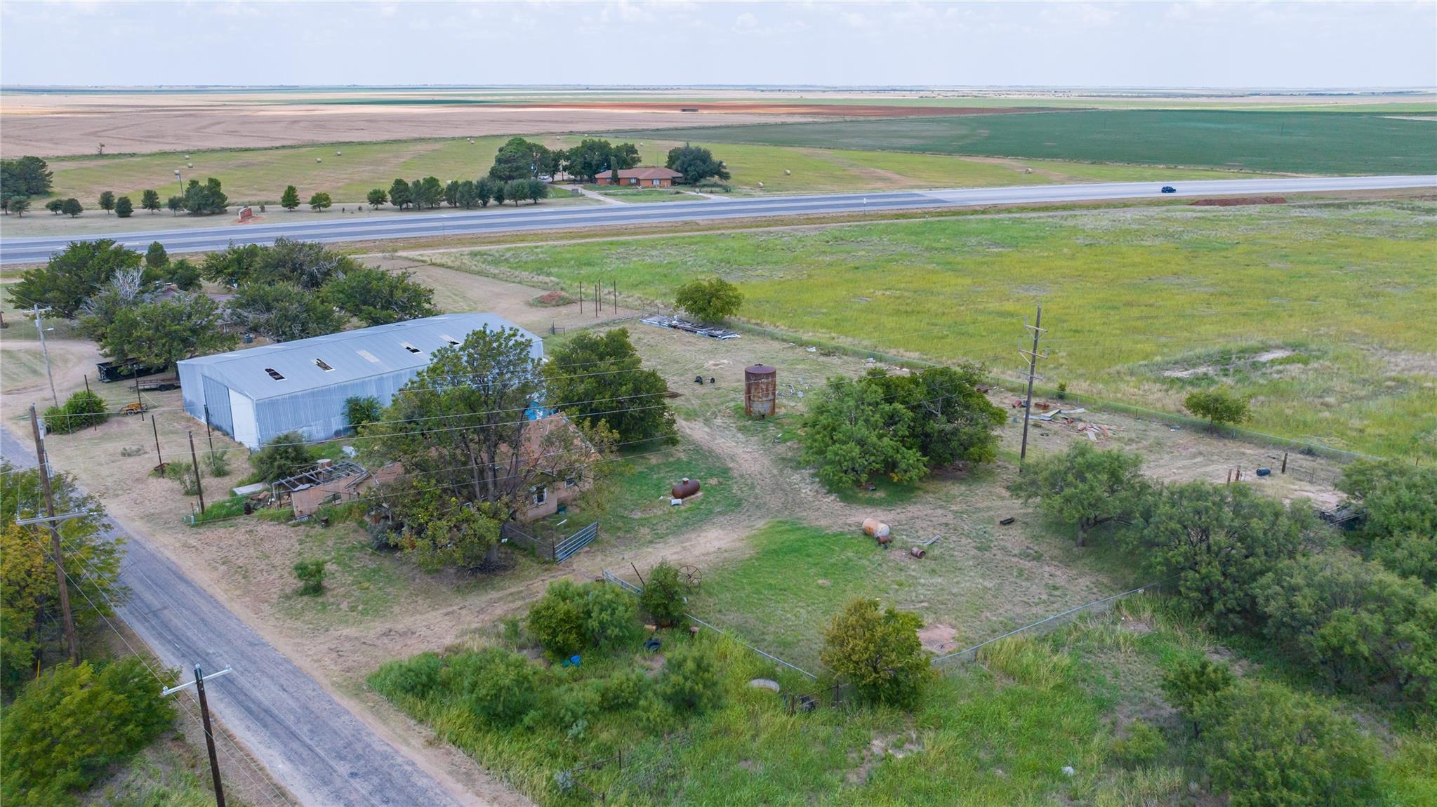 main property photo 34