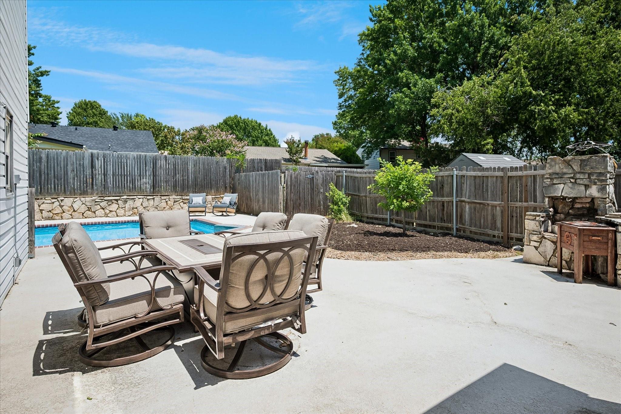 main property photo 23