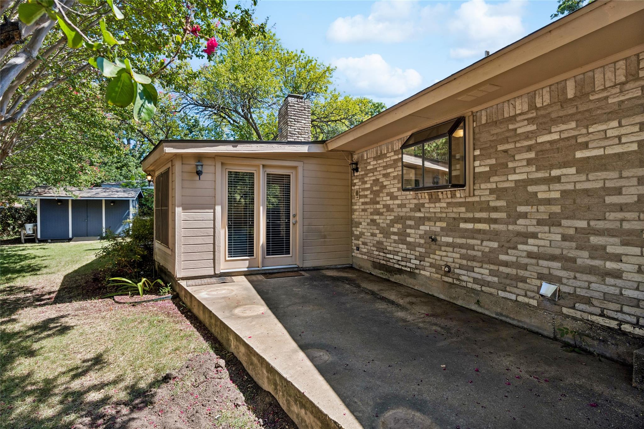 main property photo 23