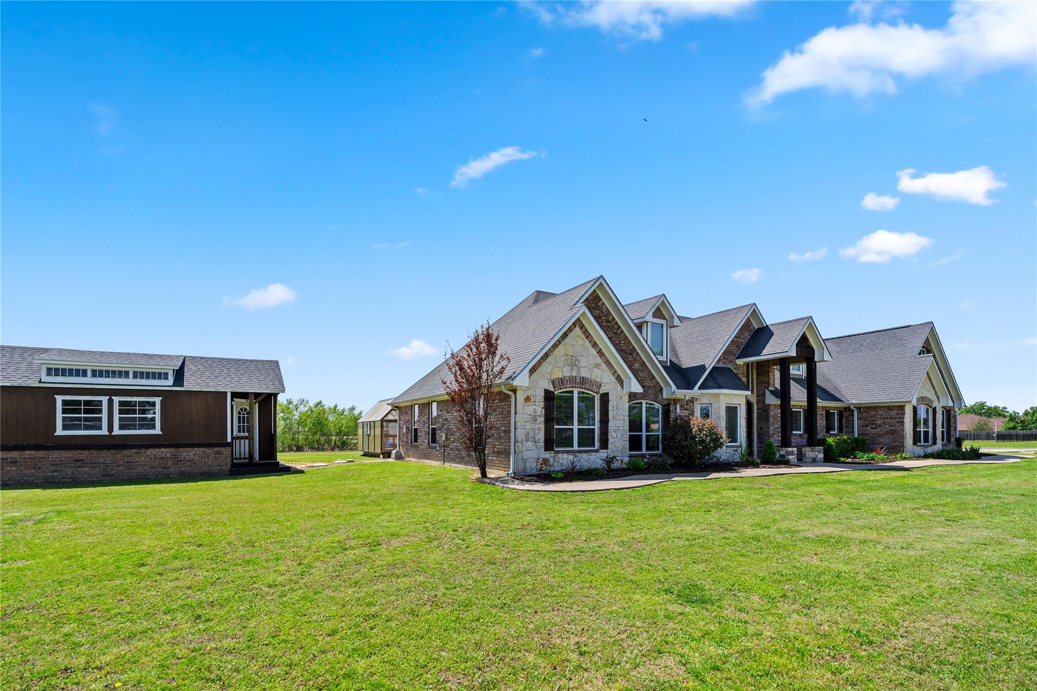 main property photo 9