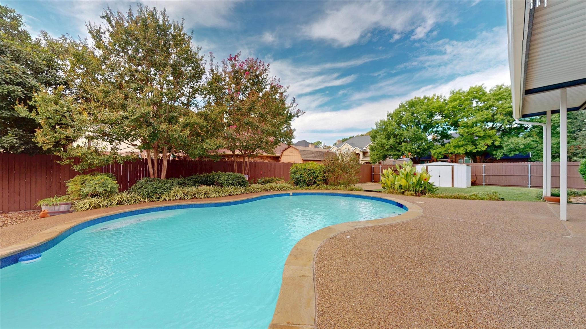 main property photo 32