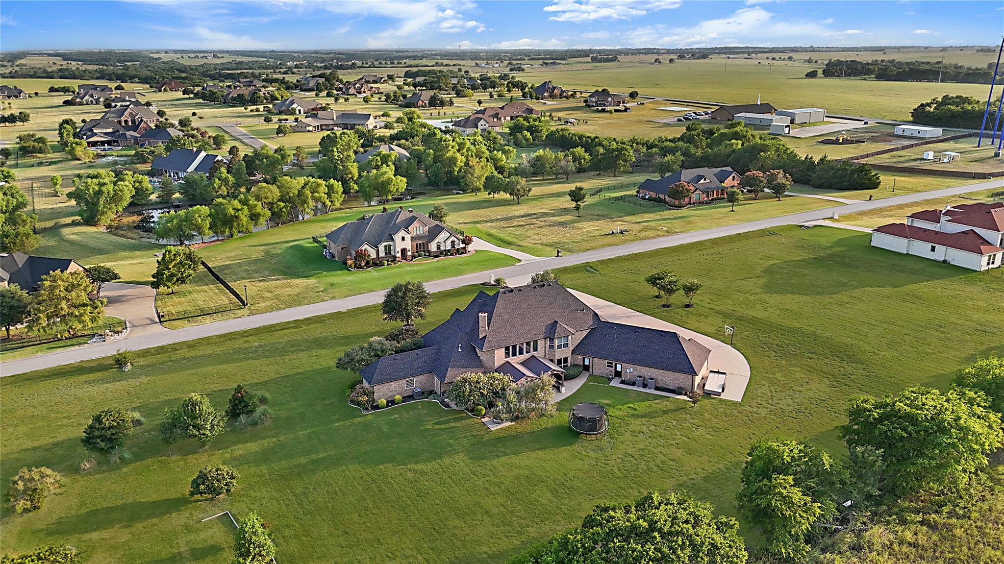 main property photo 30