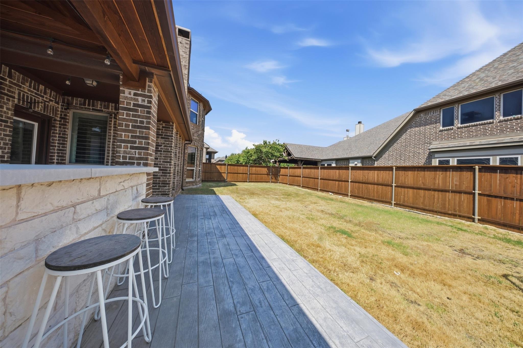 main property photo 20