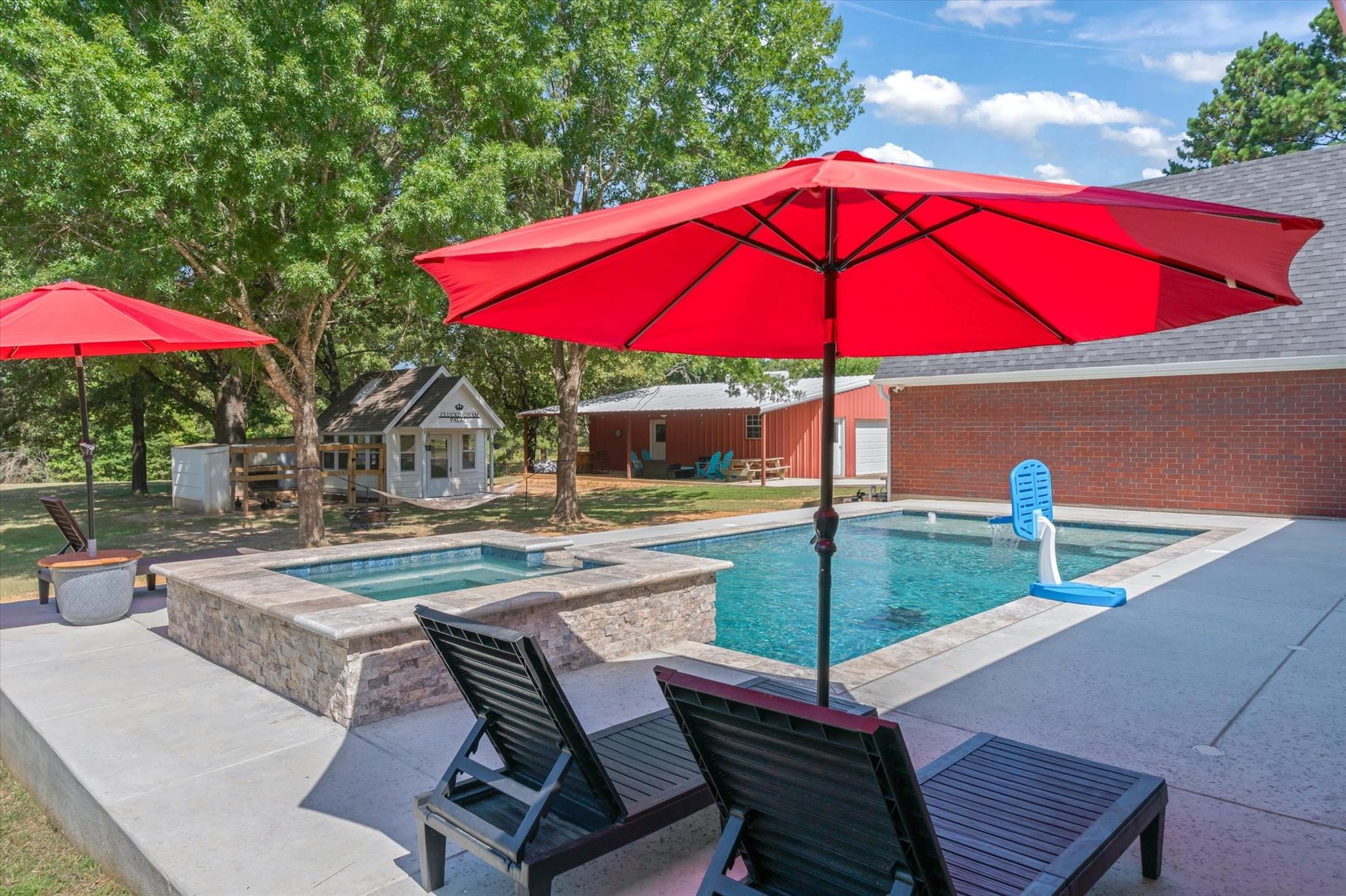 main property photo 34