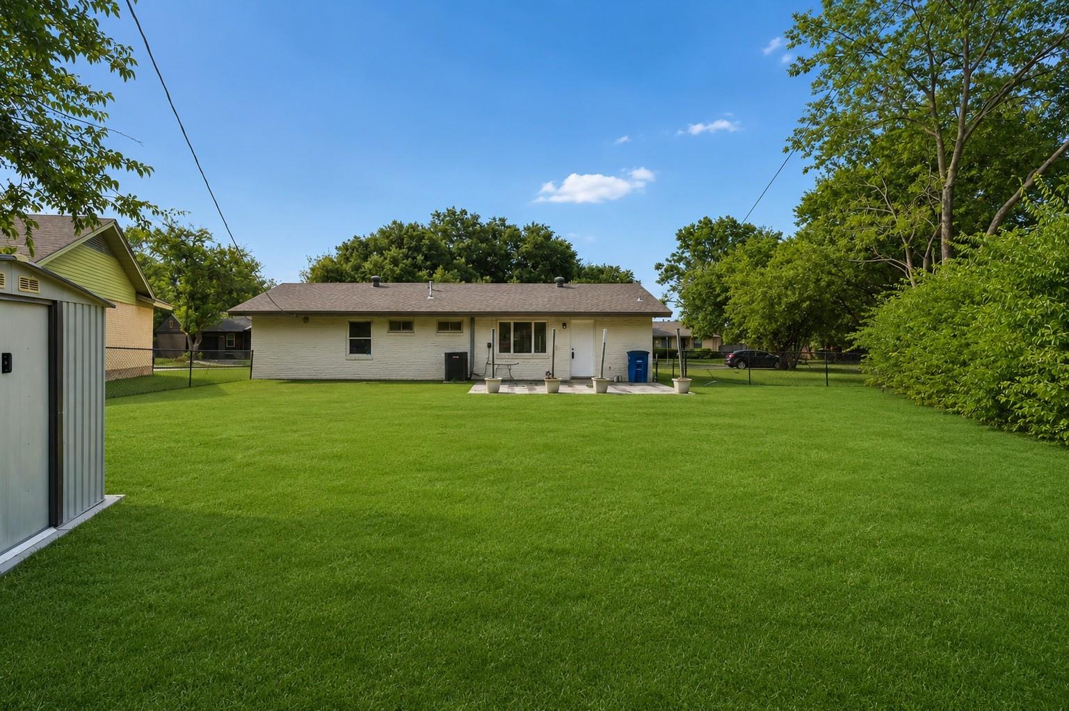 main property photo 16