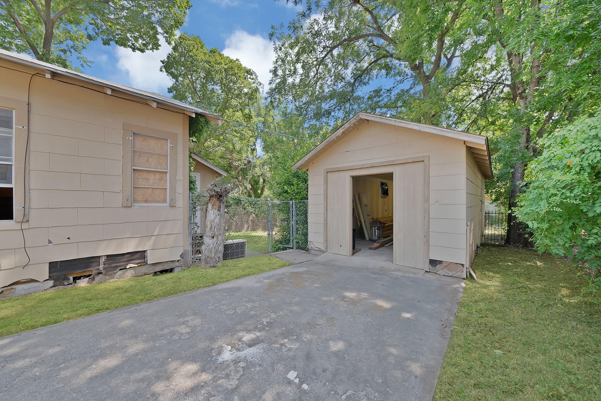 main property photo 18