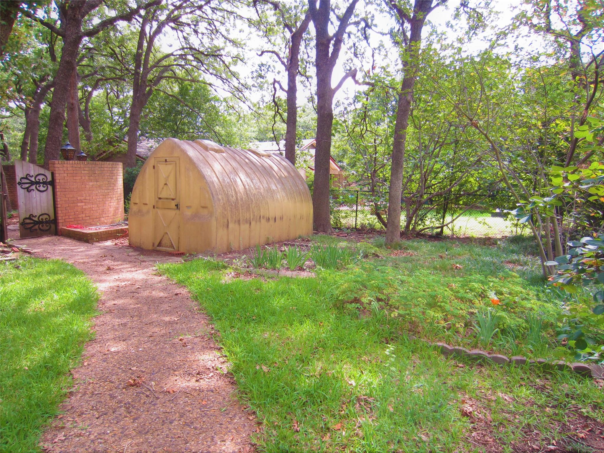 main property photo 39
