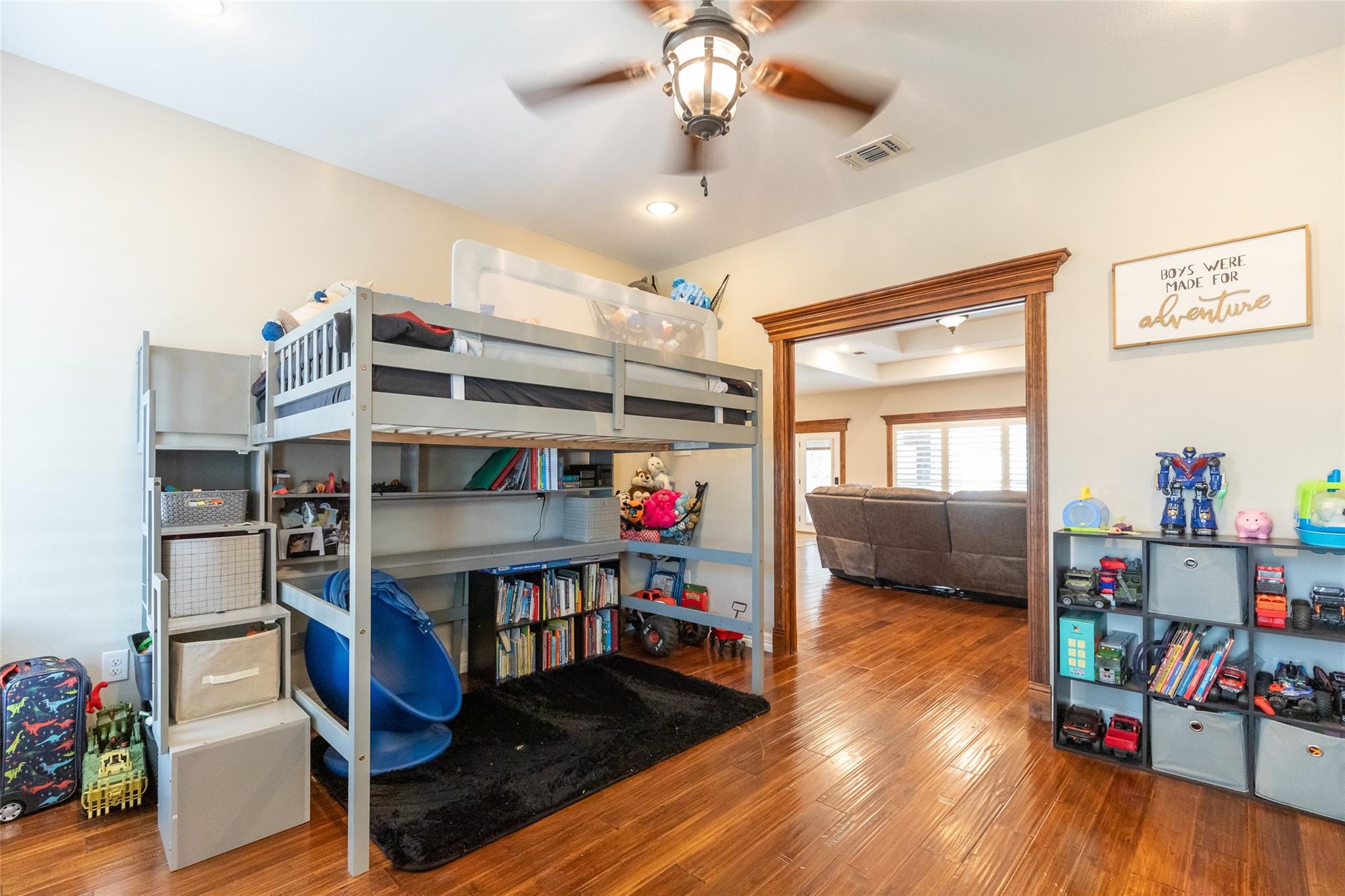 main property photo 14