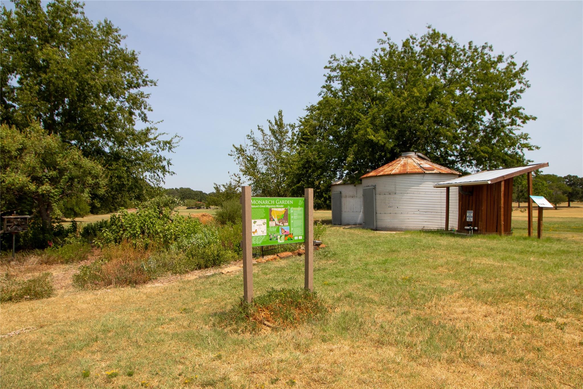 main property photo 31