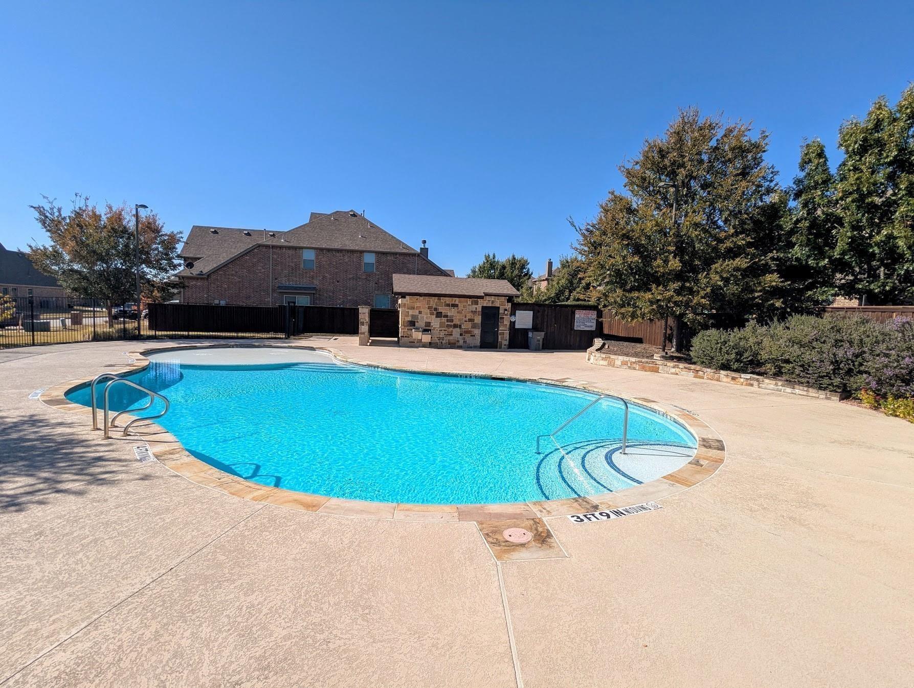 main property photo 30