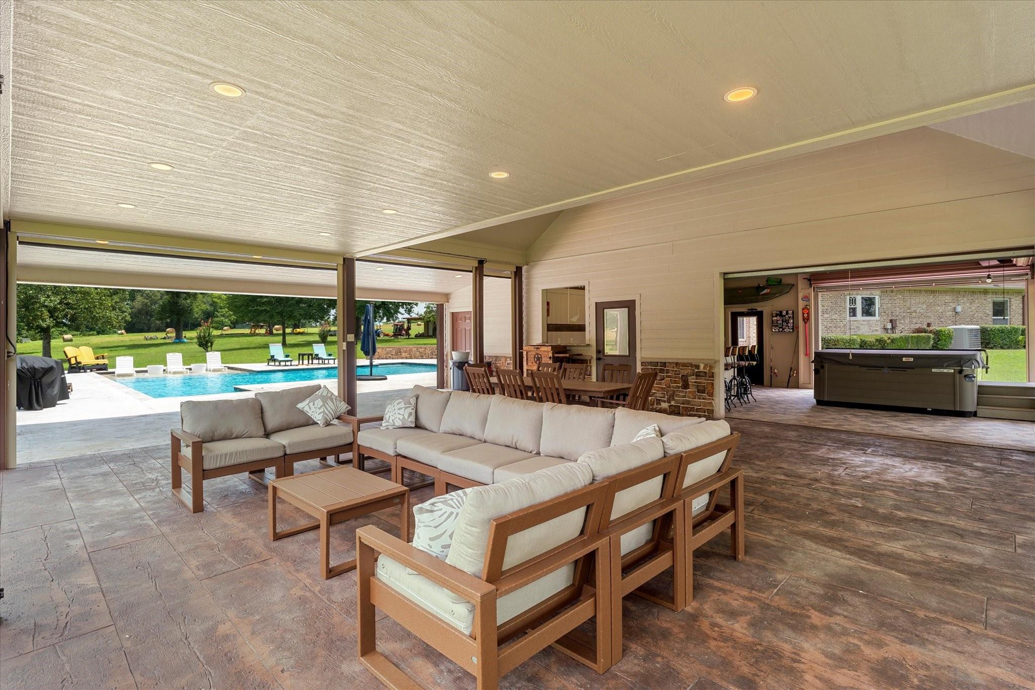main property photo 33