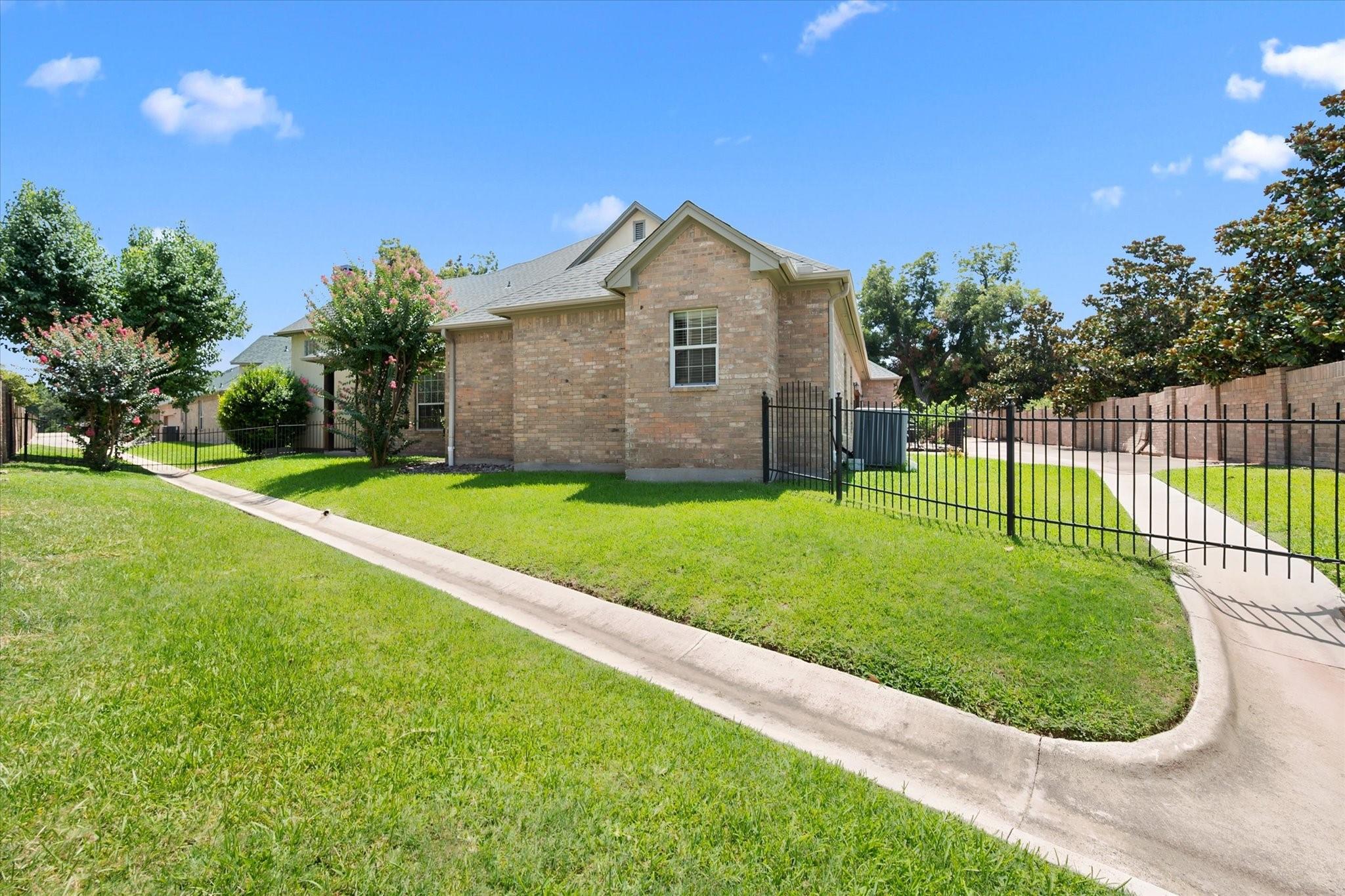 main property photo 22