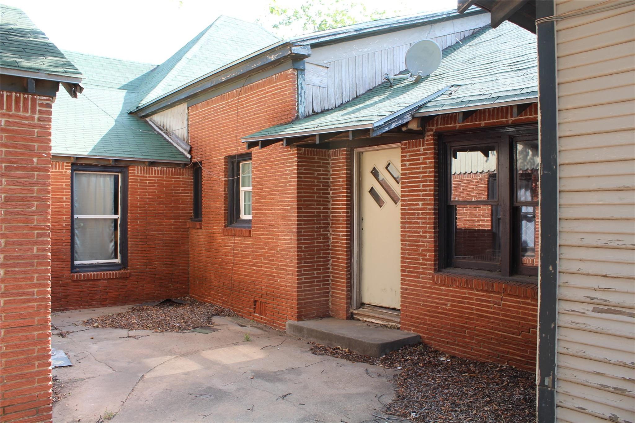 main property photo 32