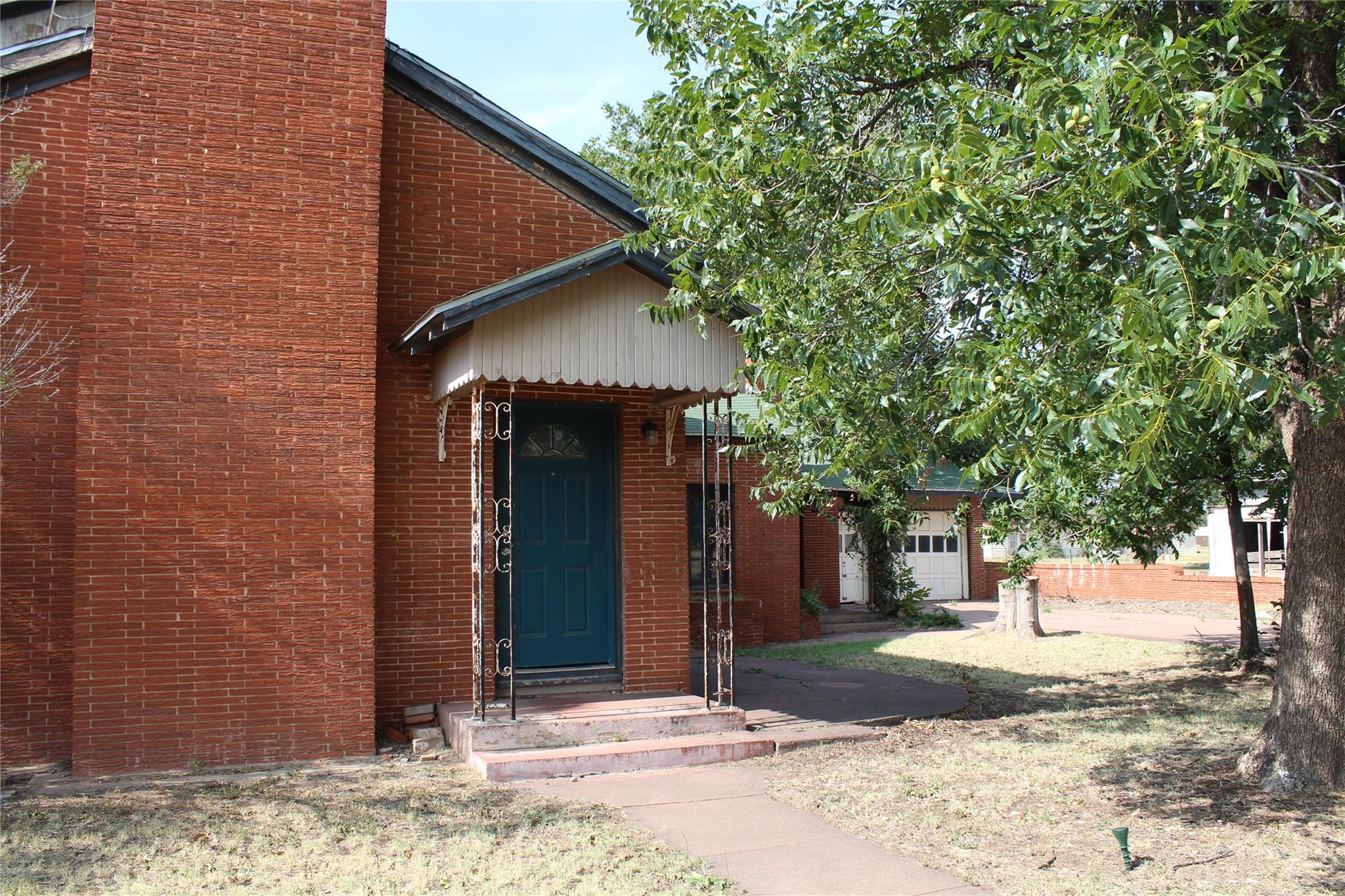 main property photo 4