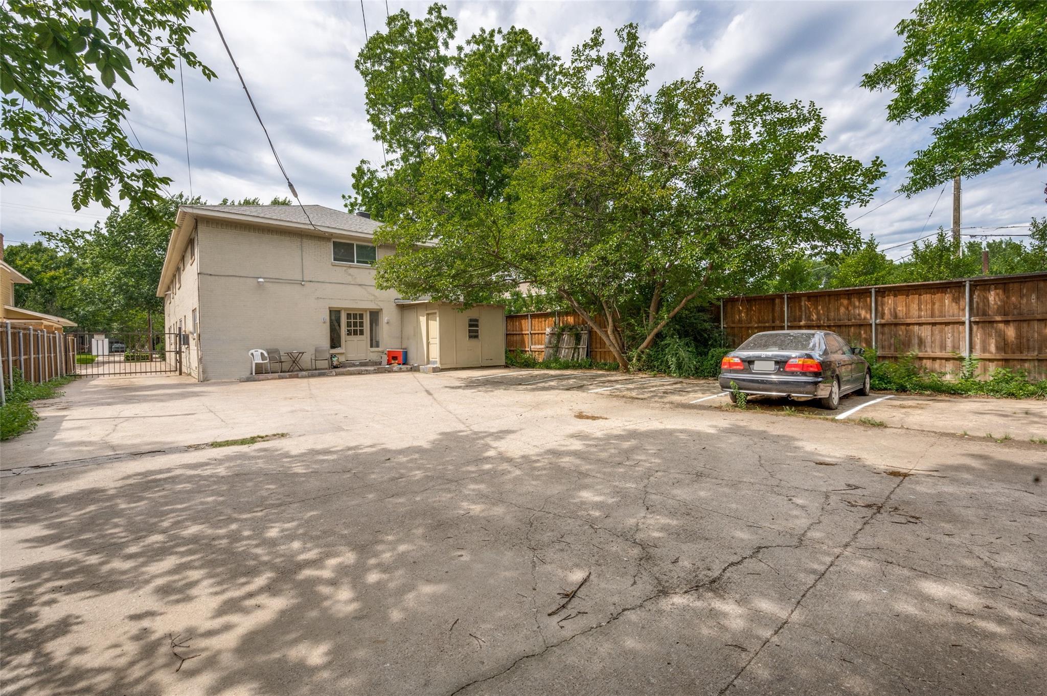 main property photo 11