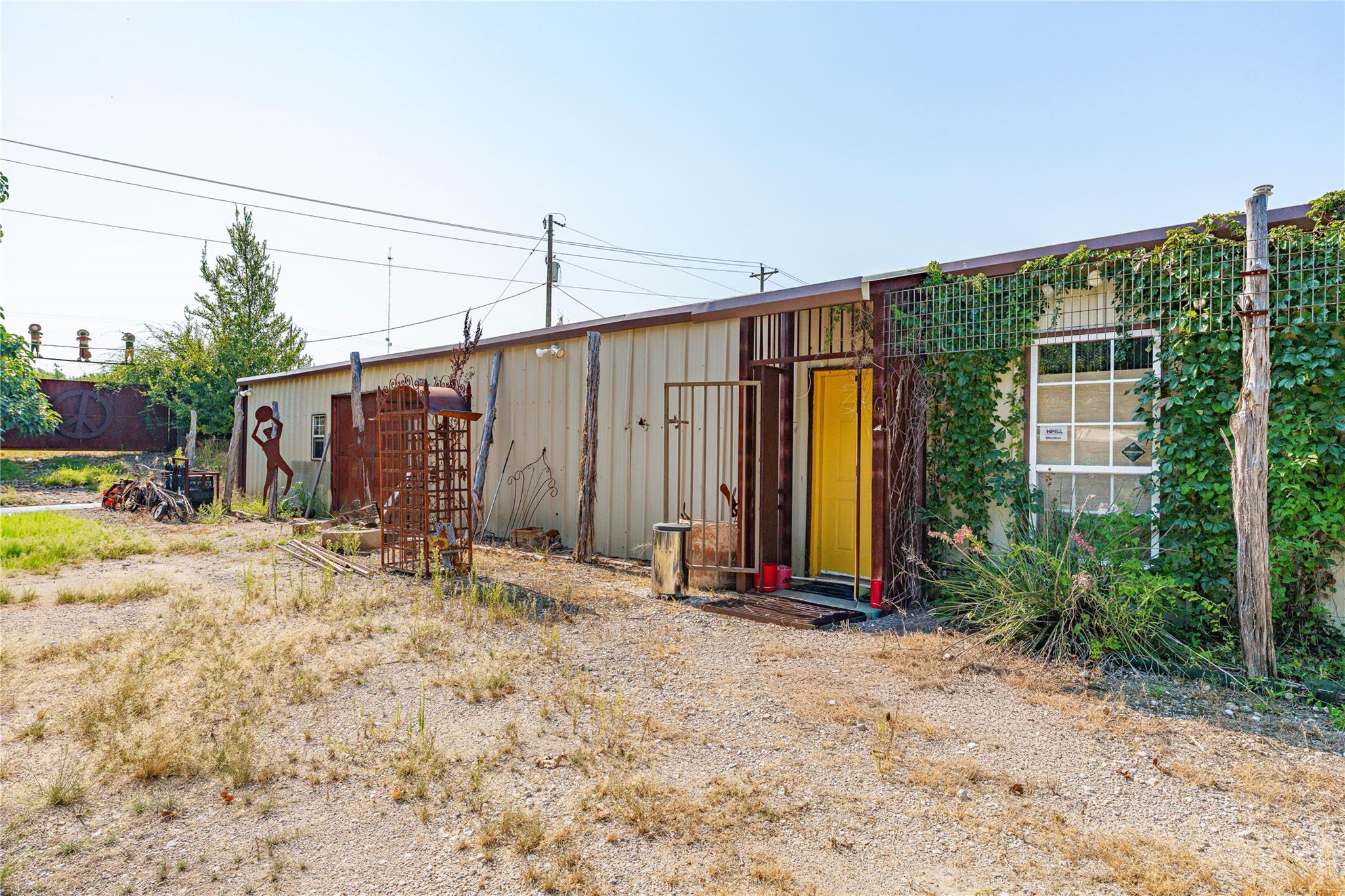 main property photo 28