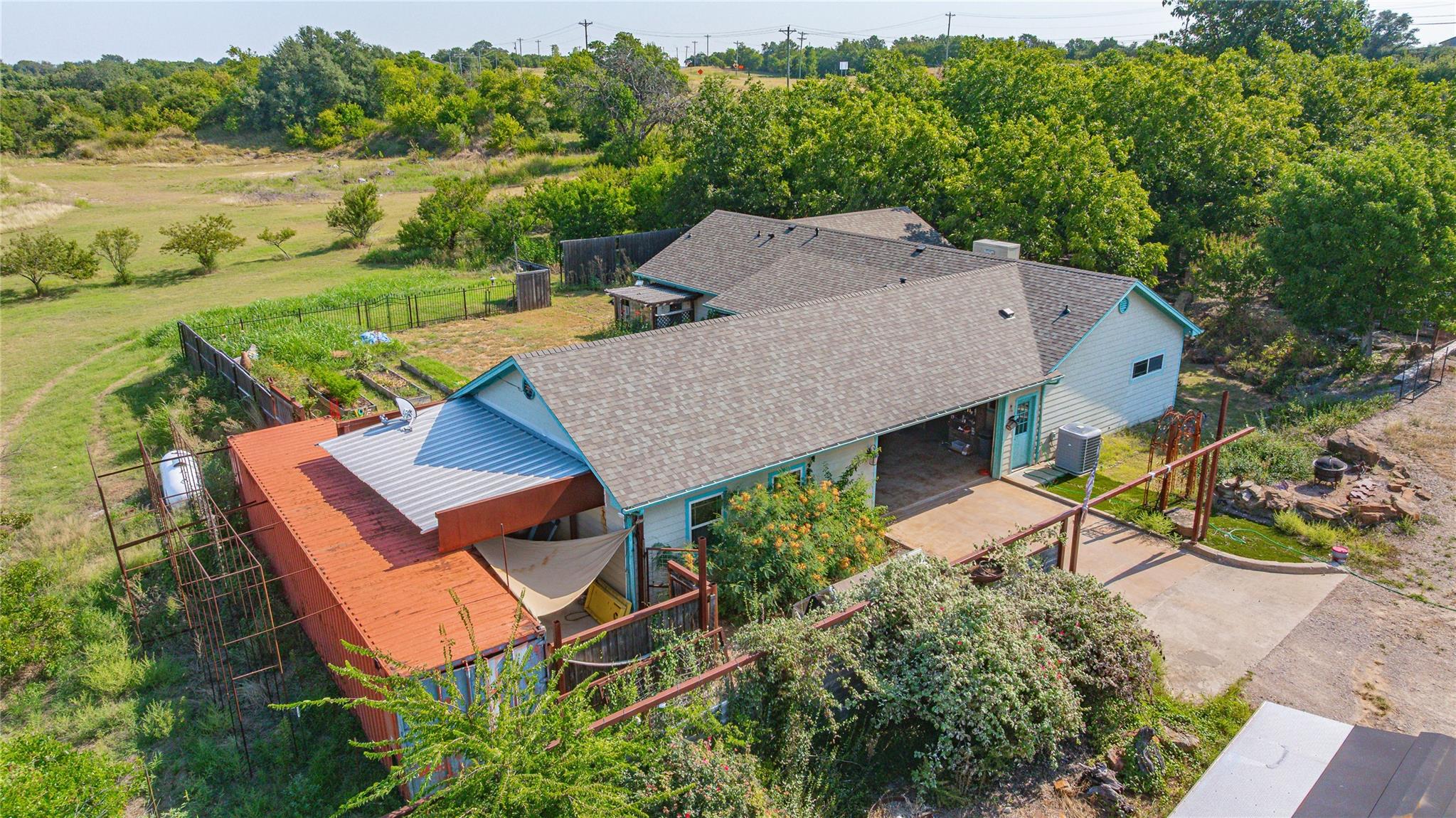 main property photo 32