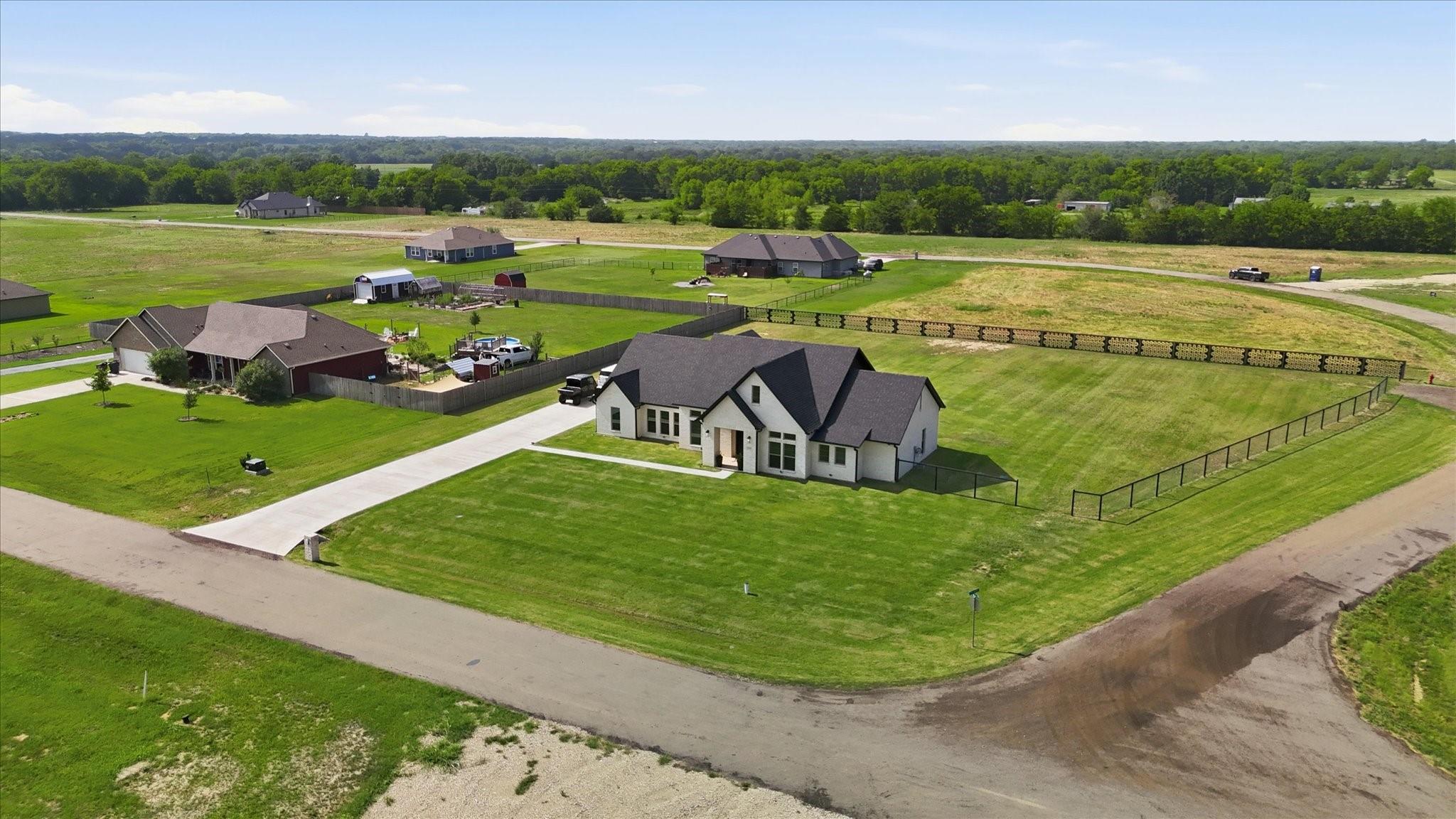 main property photo 6