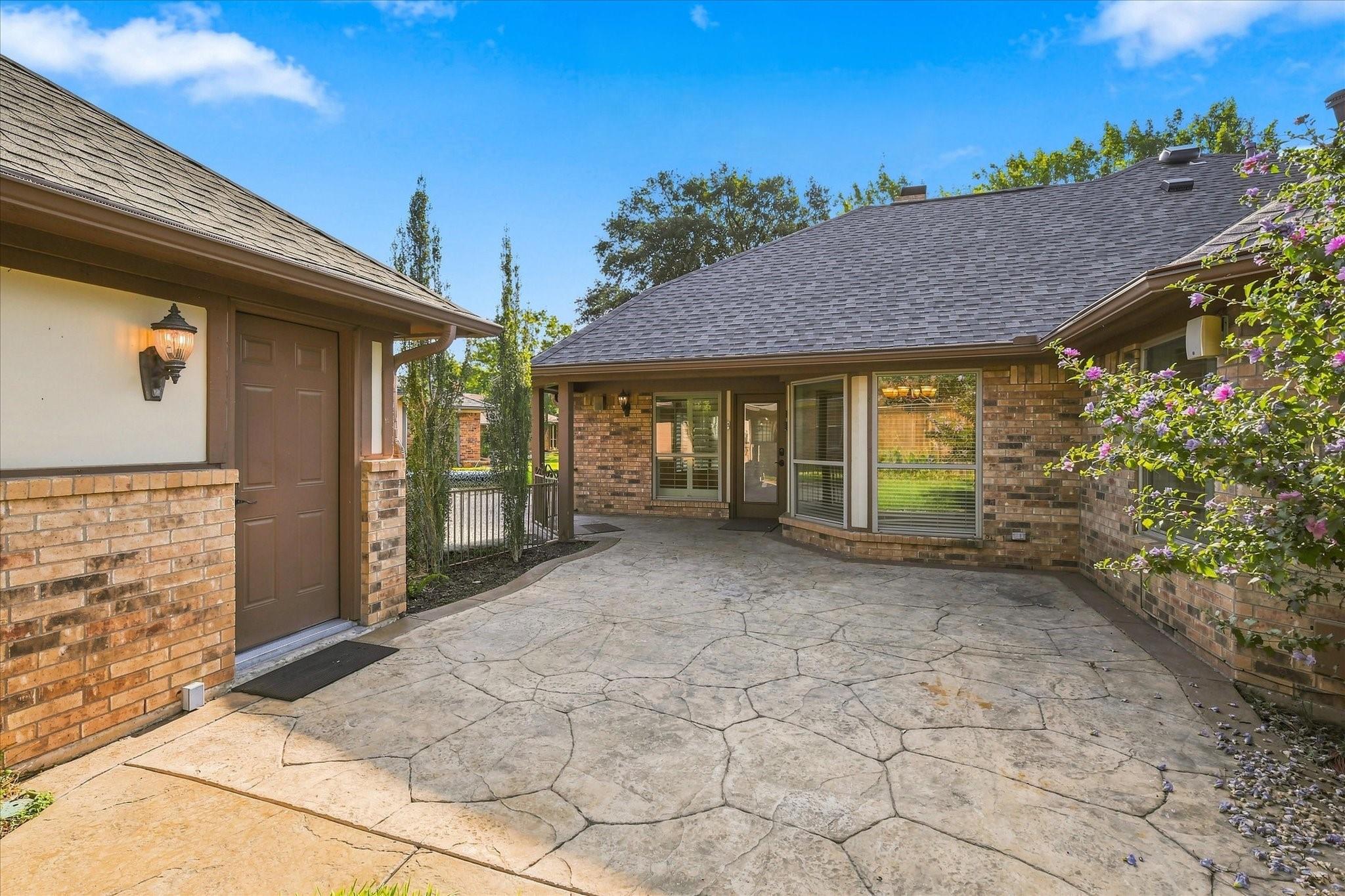 main property photo 31