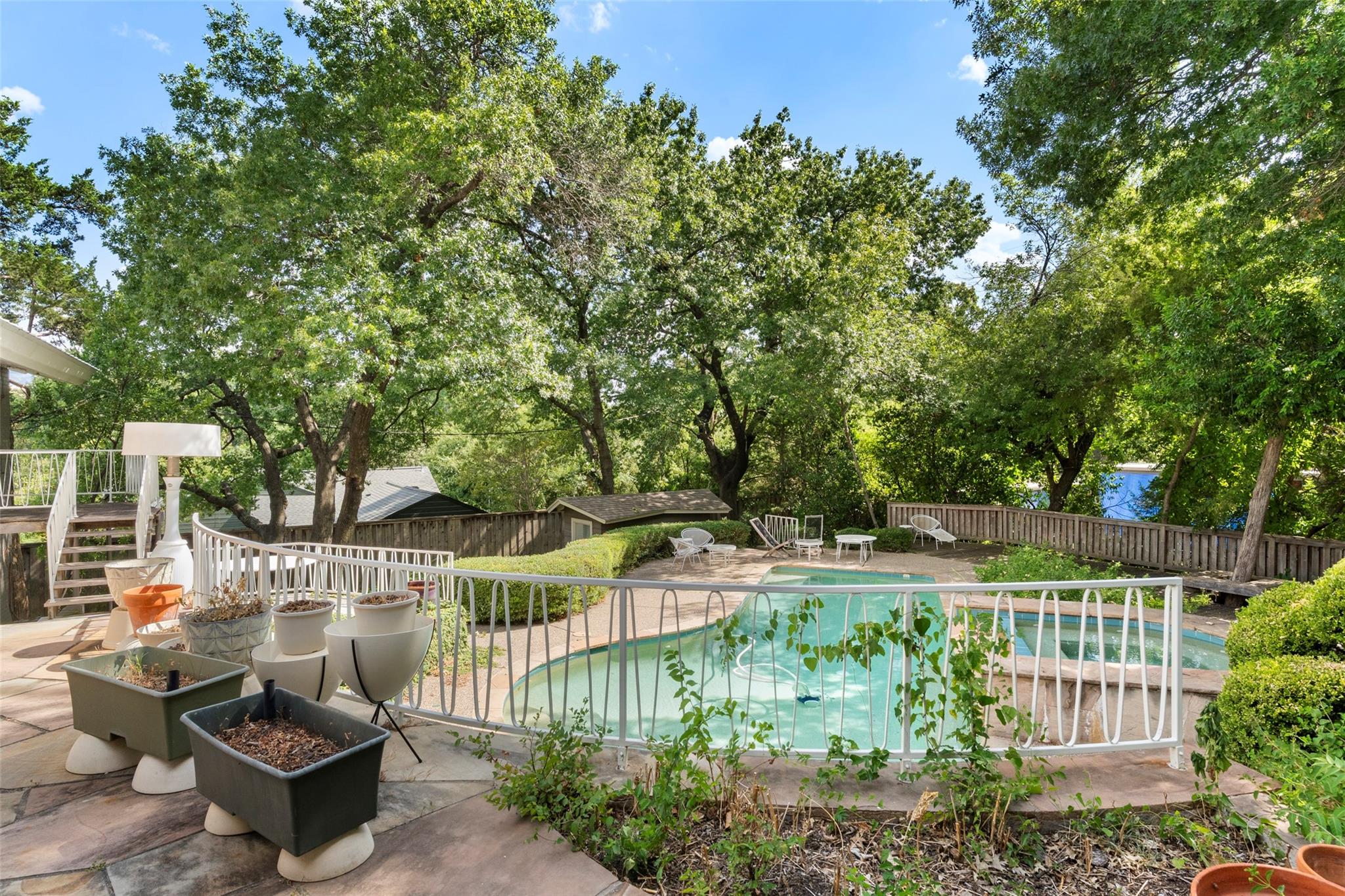 main property photo 20