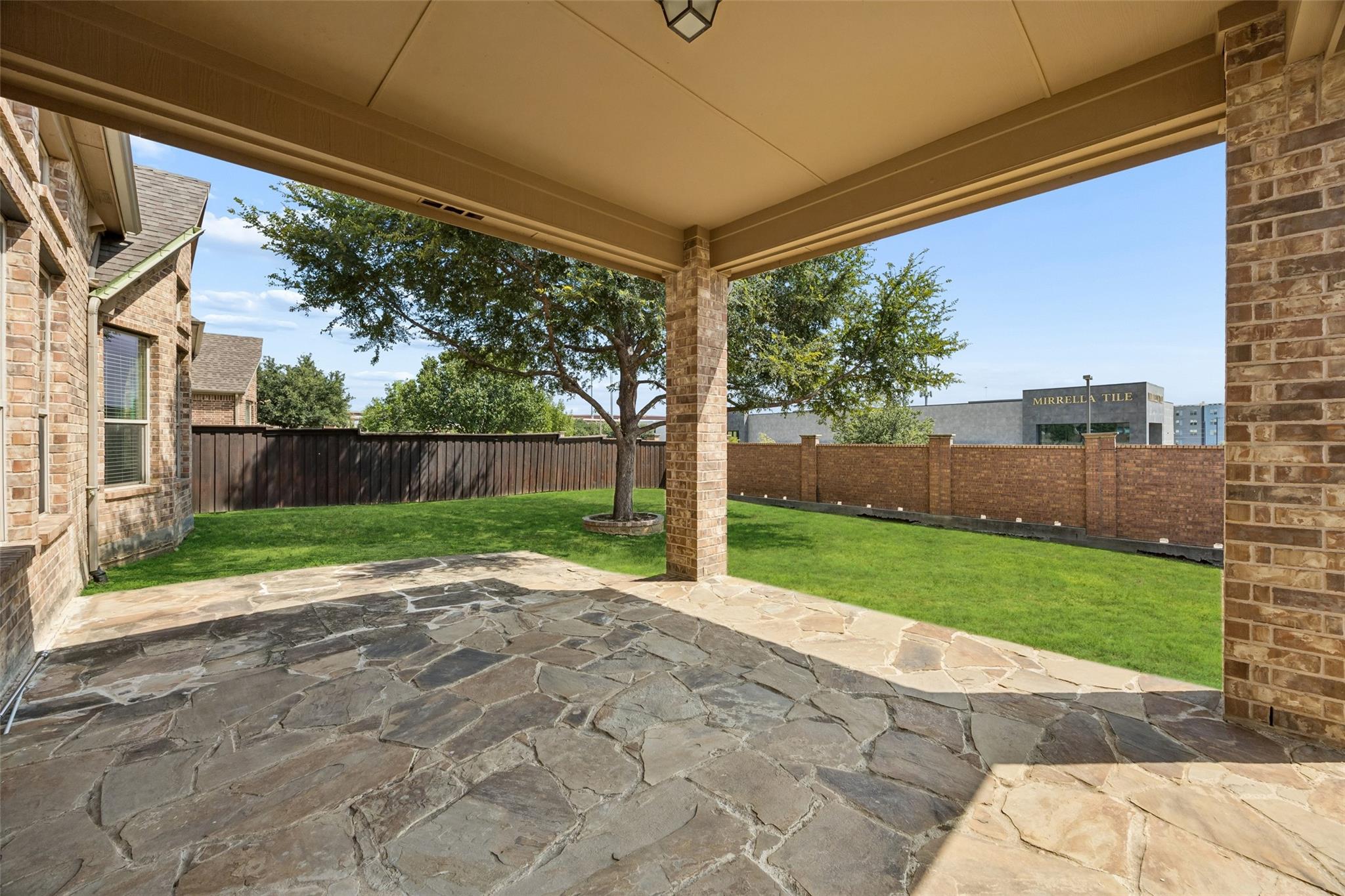 main property photo 33
