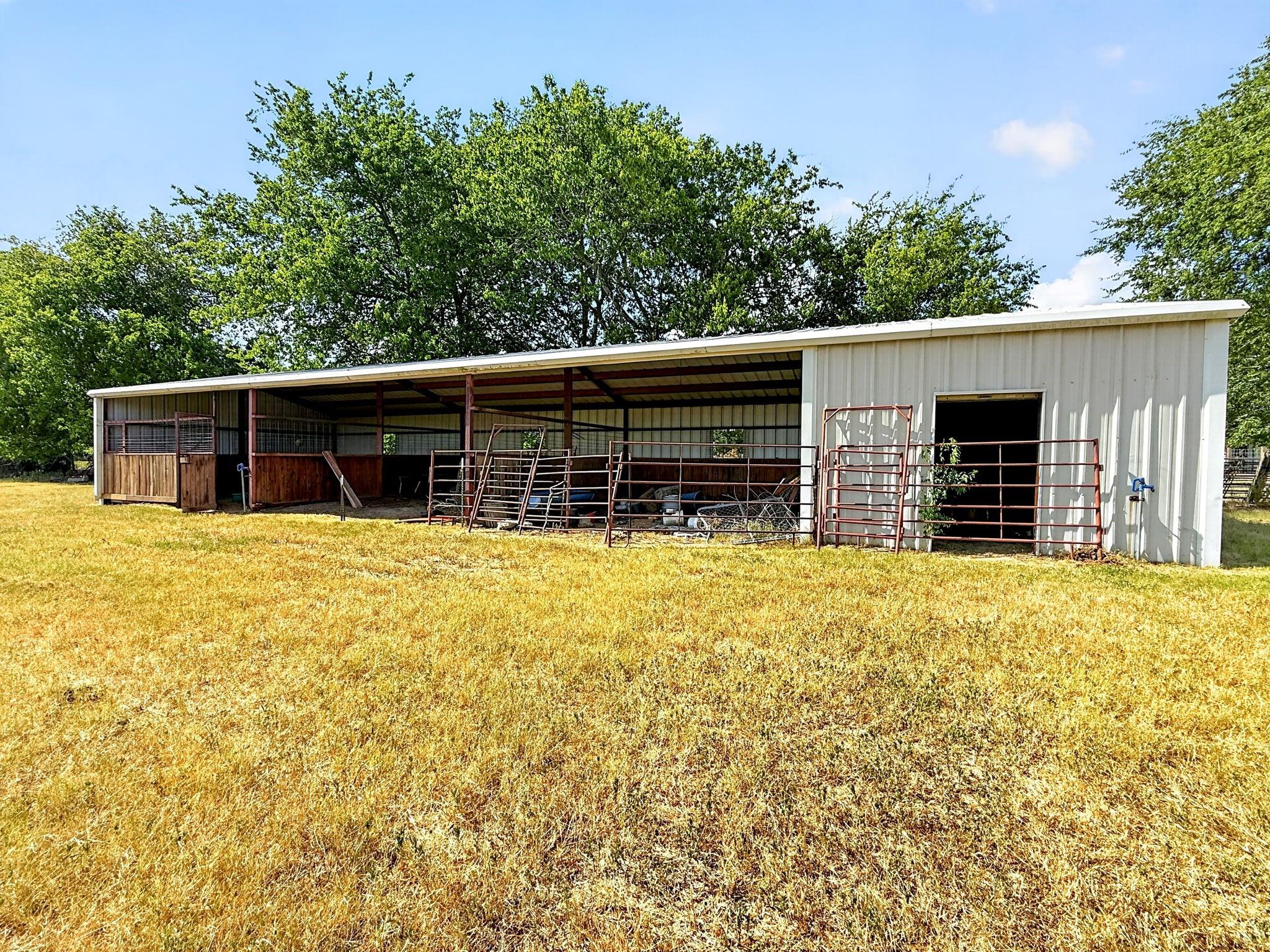 main property photo 31