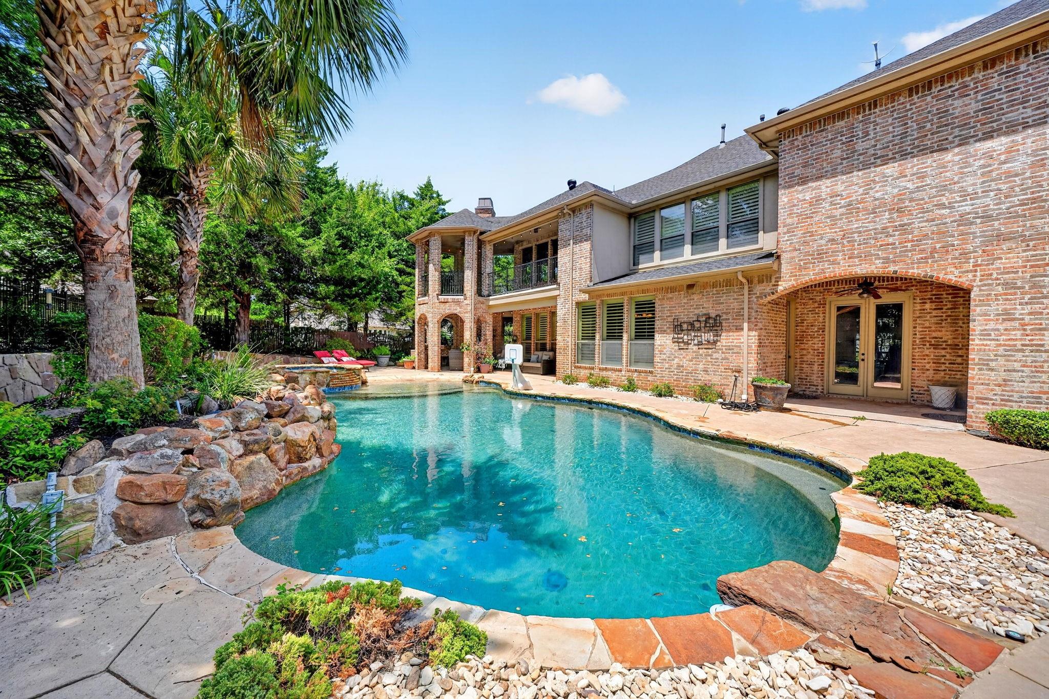 main property photo 22