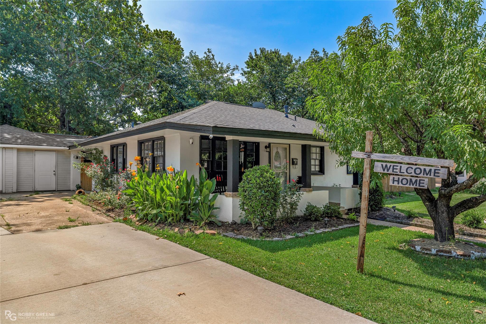 main property photo 0