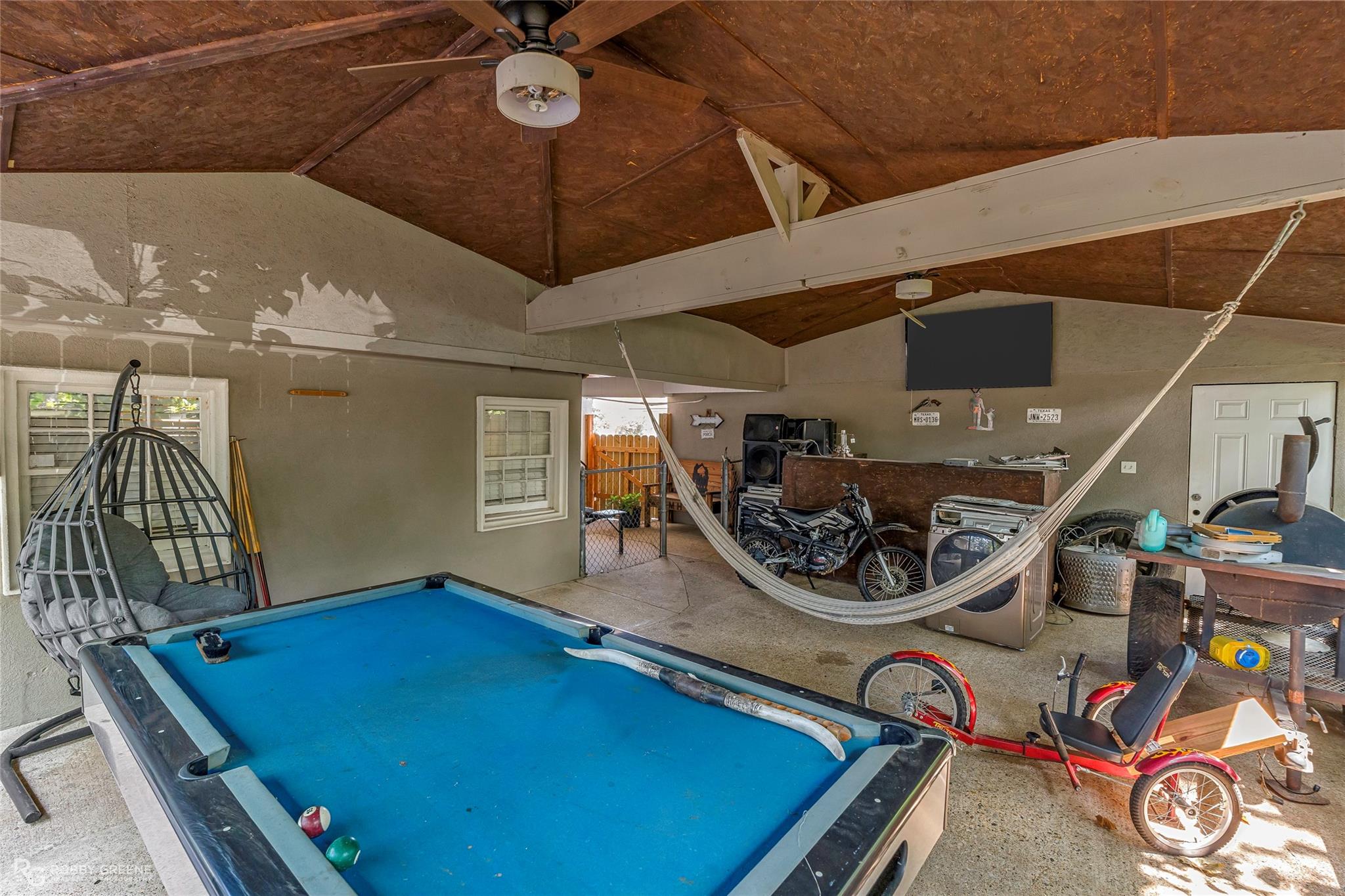 main property photo 17