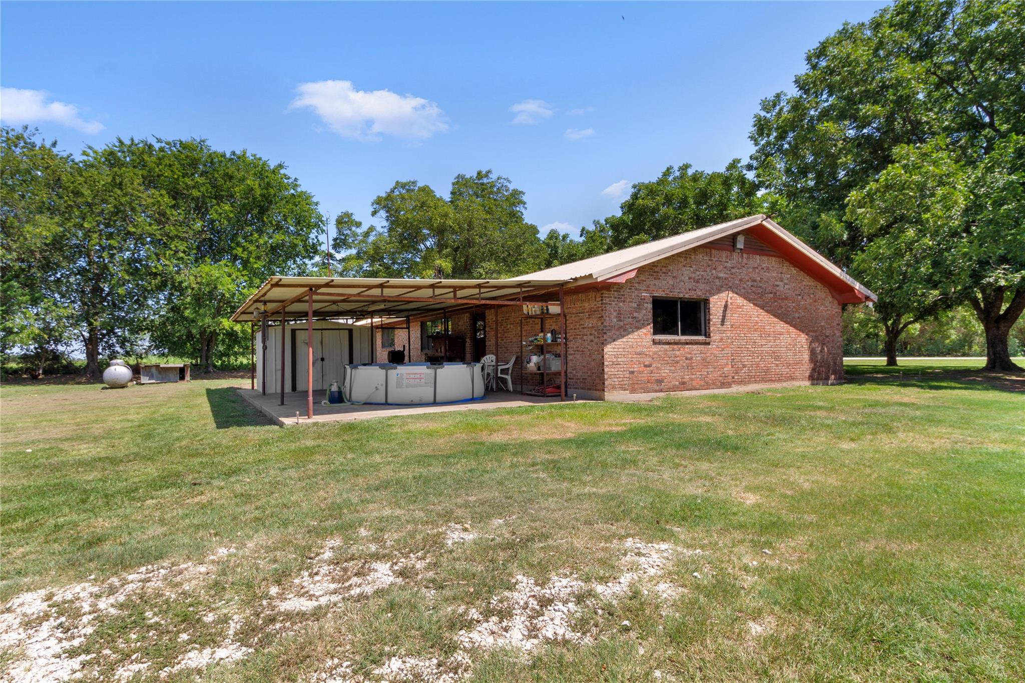 main property photo 10