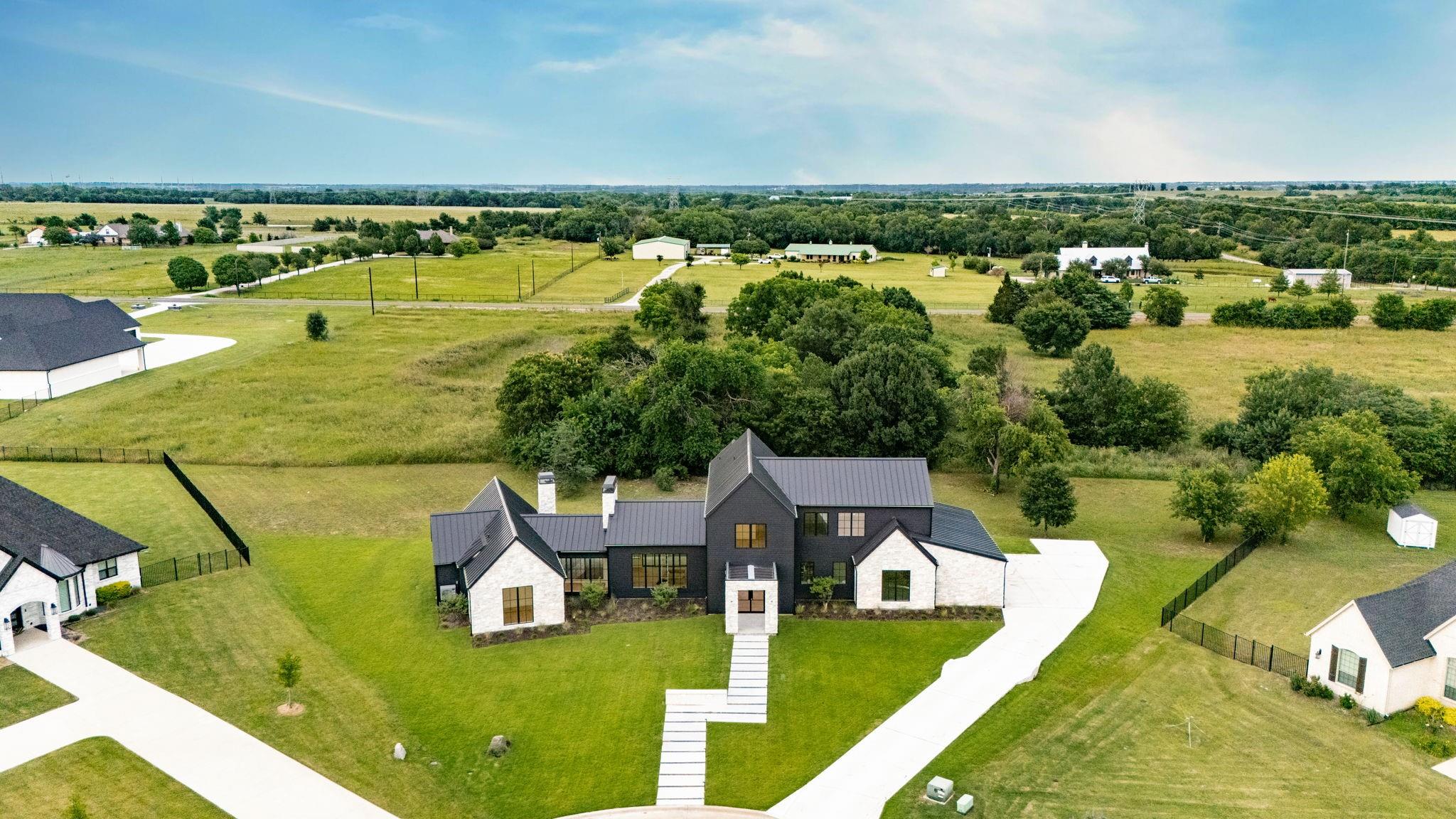 main property photo 30