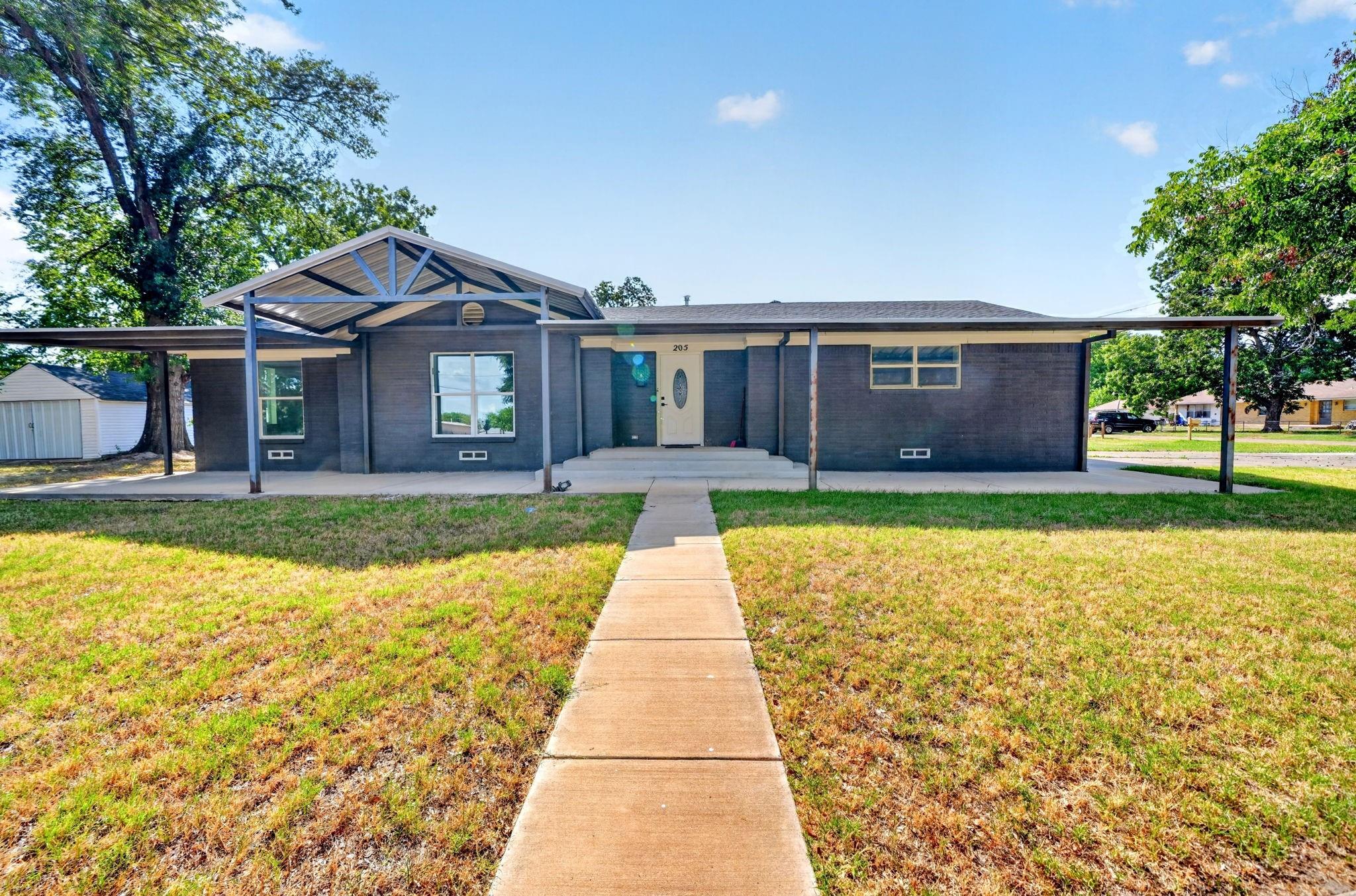 main property photo 3