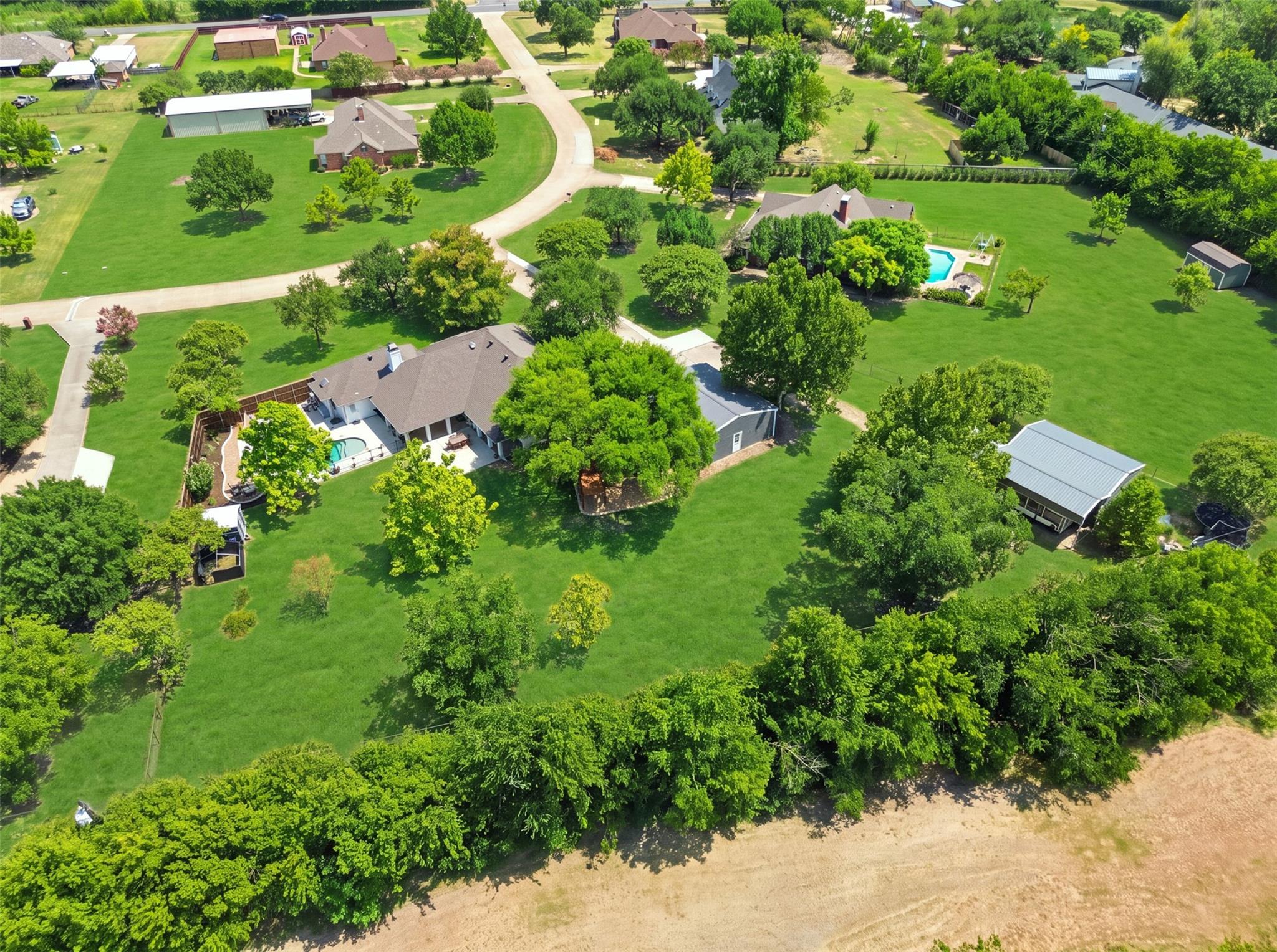 main property photo 37