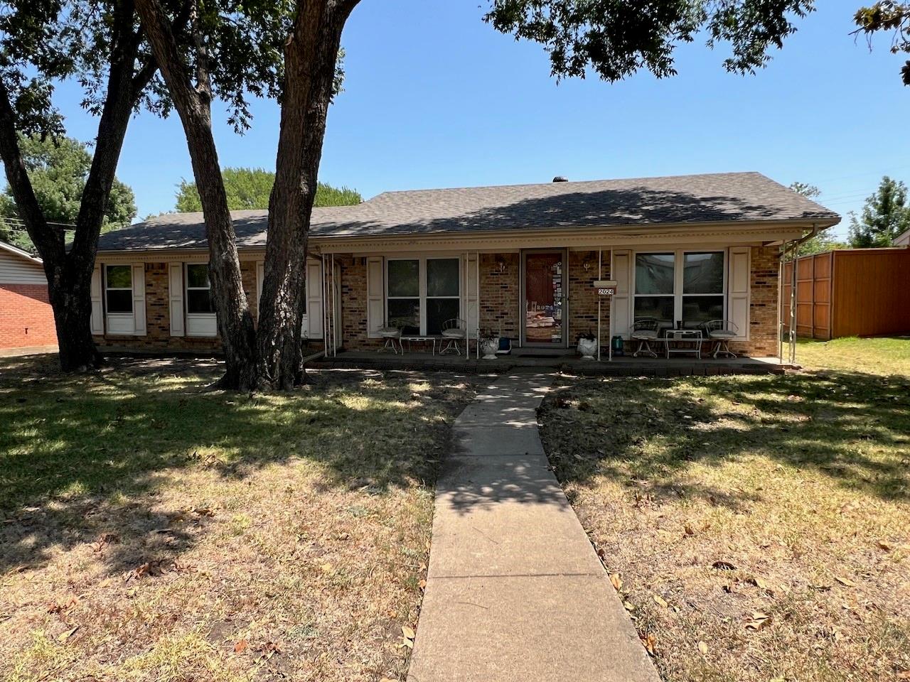main property photo 10